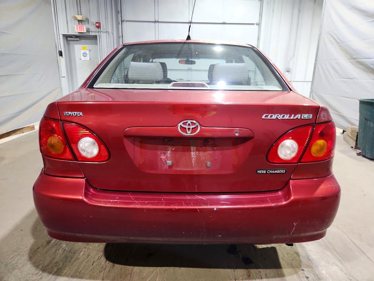 2004 Toyota Corolla Le Red vin: JTDBR32E242025999