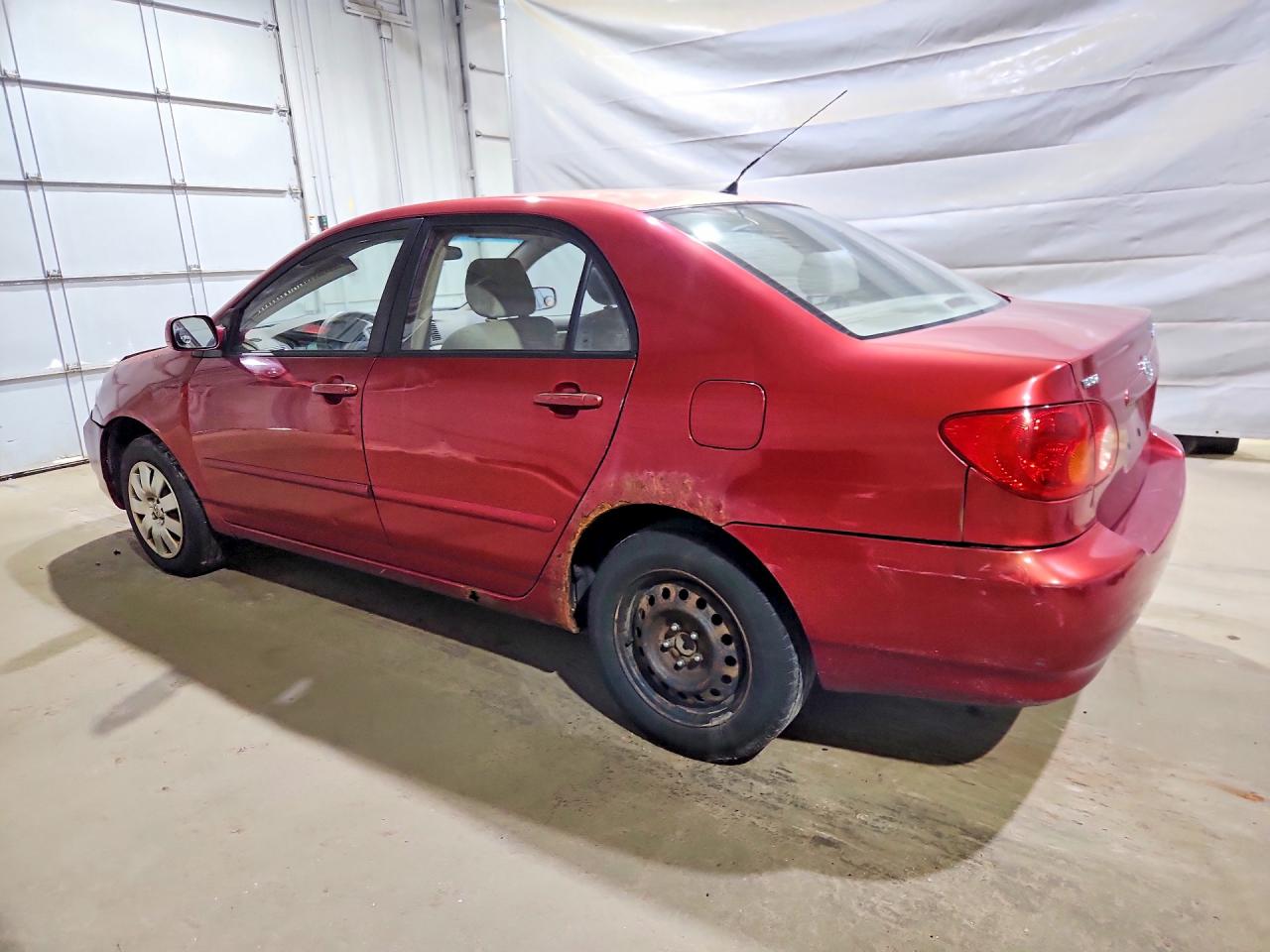 2004 Toyota Corolla Le Red vin: JTDBR32E242025999