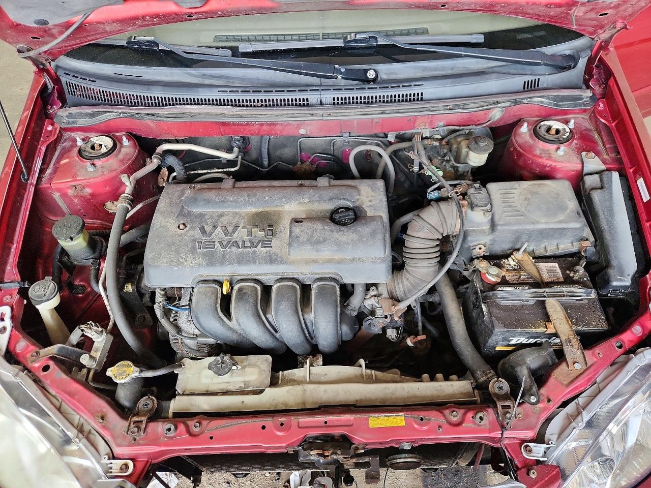 2004 Toyota Corolla Le Red vin: JTDBR32E242025999