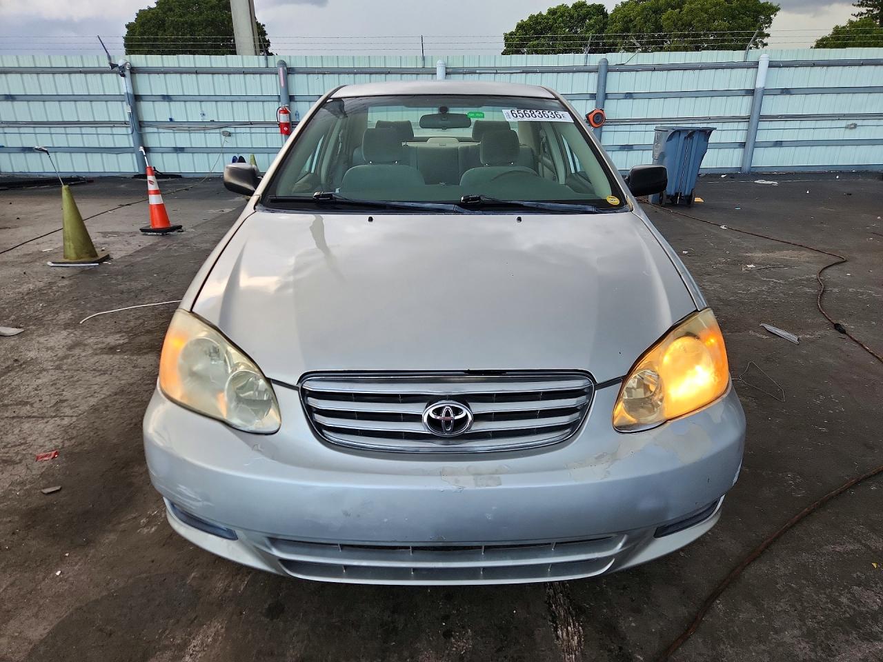 2004 Toyota Corolla Ce Silver vin: JTDBR32E242040714