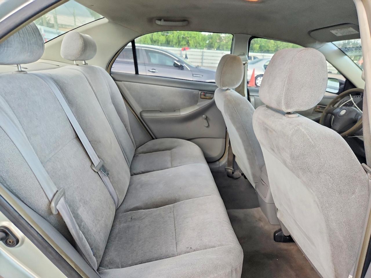 2004 Toyota Corolla Ce Silver vin: JTDBR32E242040714