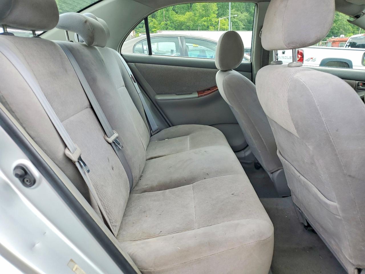 2005 Toyota Corolla Le Silver vin: JTDBR32E252053366