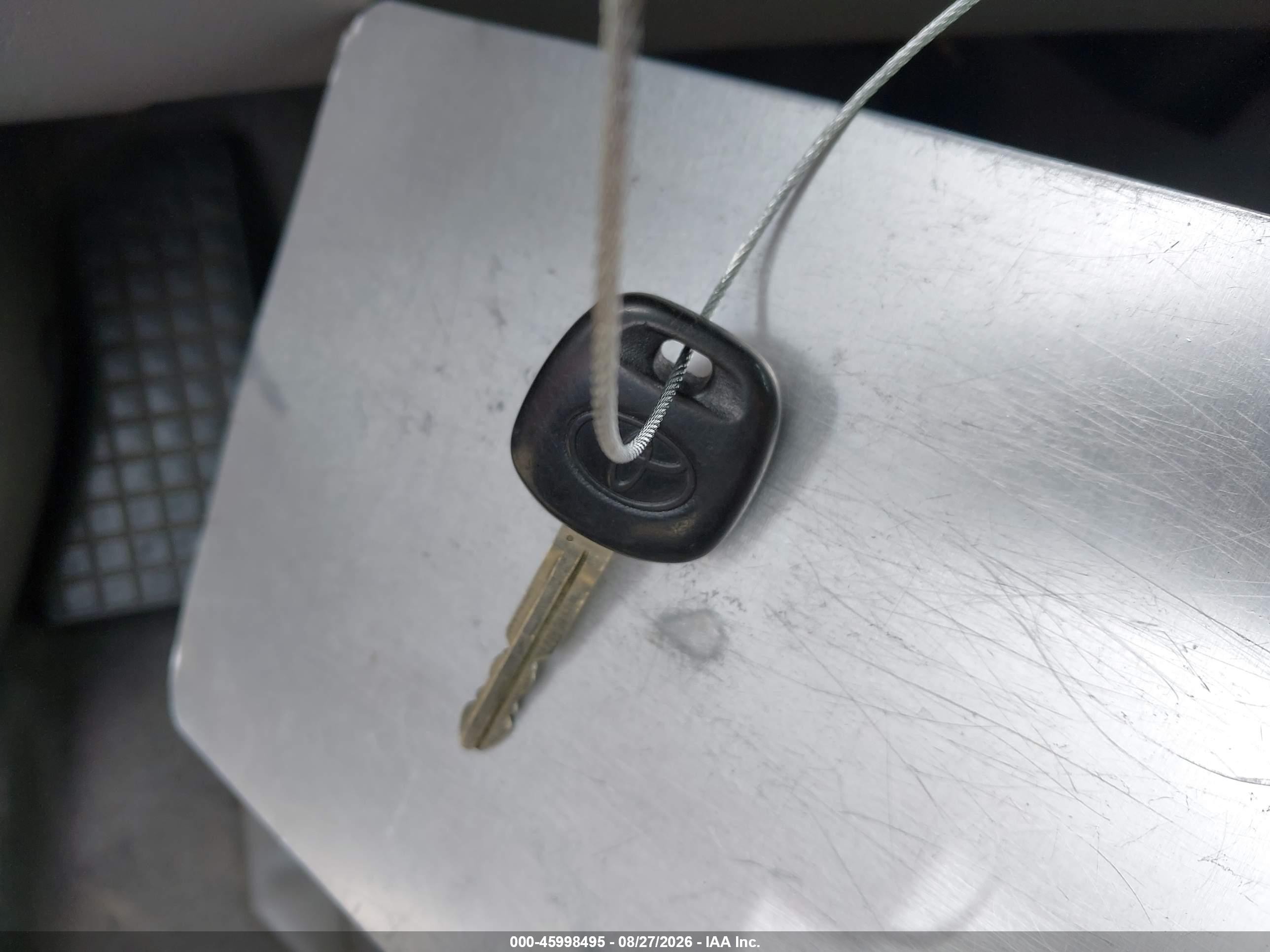 2005 Toyota Corolla Ce Серебряный vin: JTDBR32E252058793