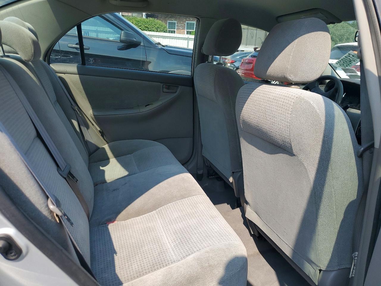 2007 Toyota Corolla Ce Silver vin: JTDBR32E270101320