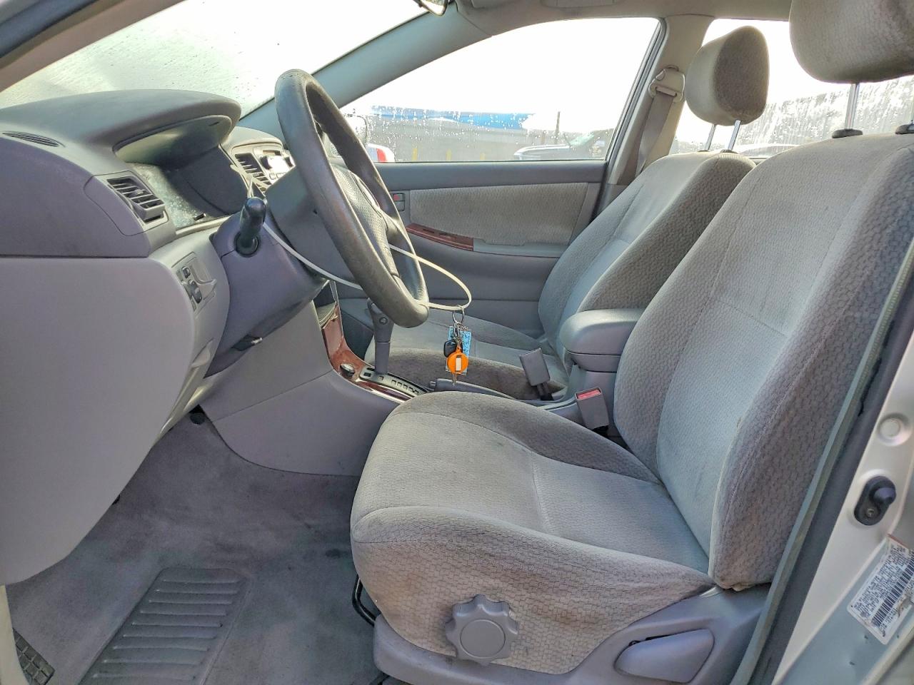 2003 Toyota Corolla Le Silver vin: JTDBR32E330012592