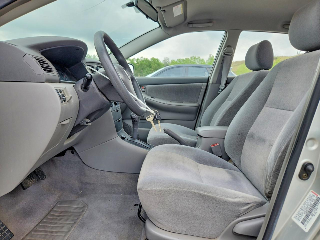 2003 Toyota Corolla Ce Серебряный vin: JTDBR32E330048542