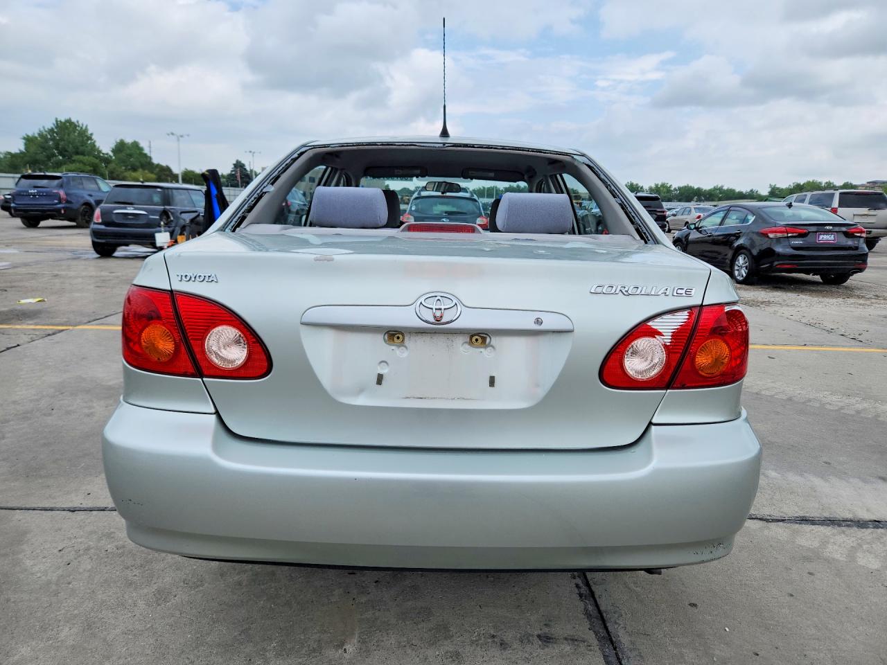 2003 Toyota Corolla Ce Серебряный vin: JTDBR32E330048542