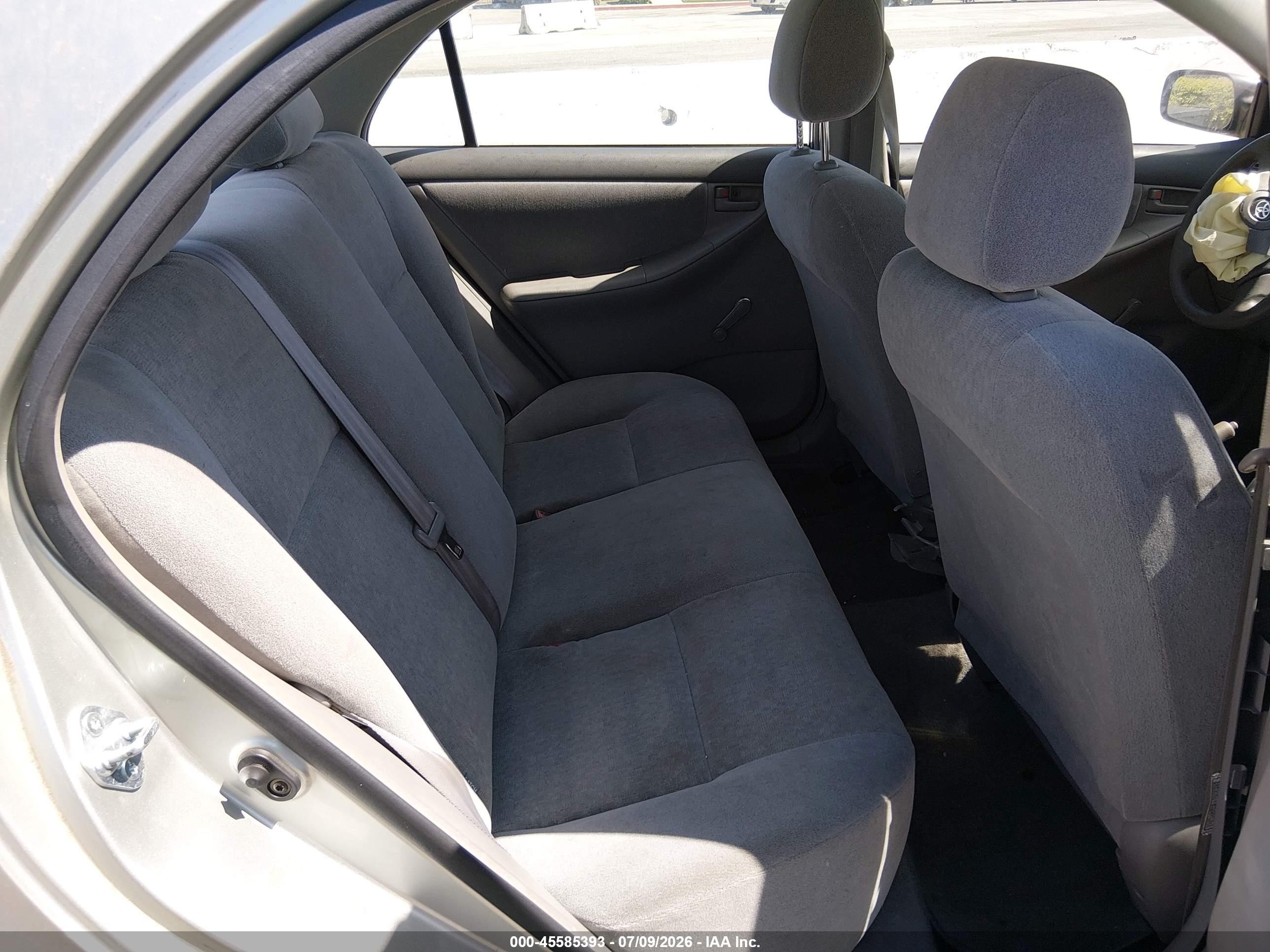 2003 Toyota Corolla Ce Silver vin: JTDBR32E332004559