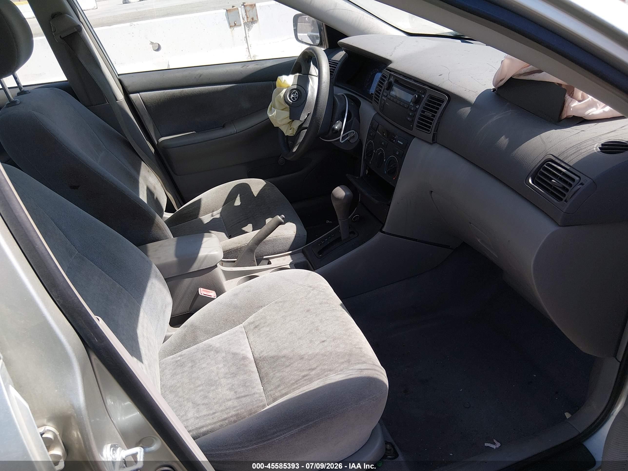 2003 Toyota Corolla Ce Silver vin: JTDBR32E332004559