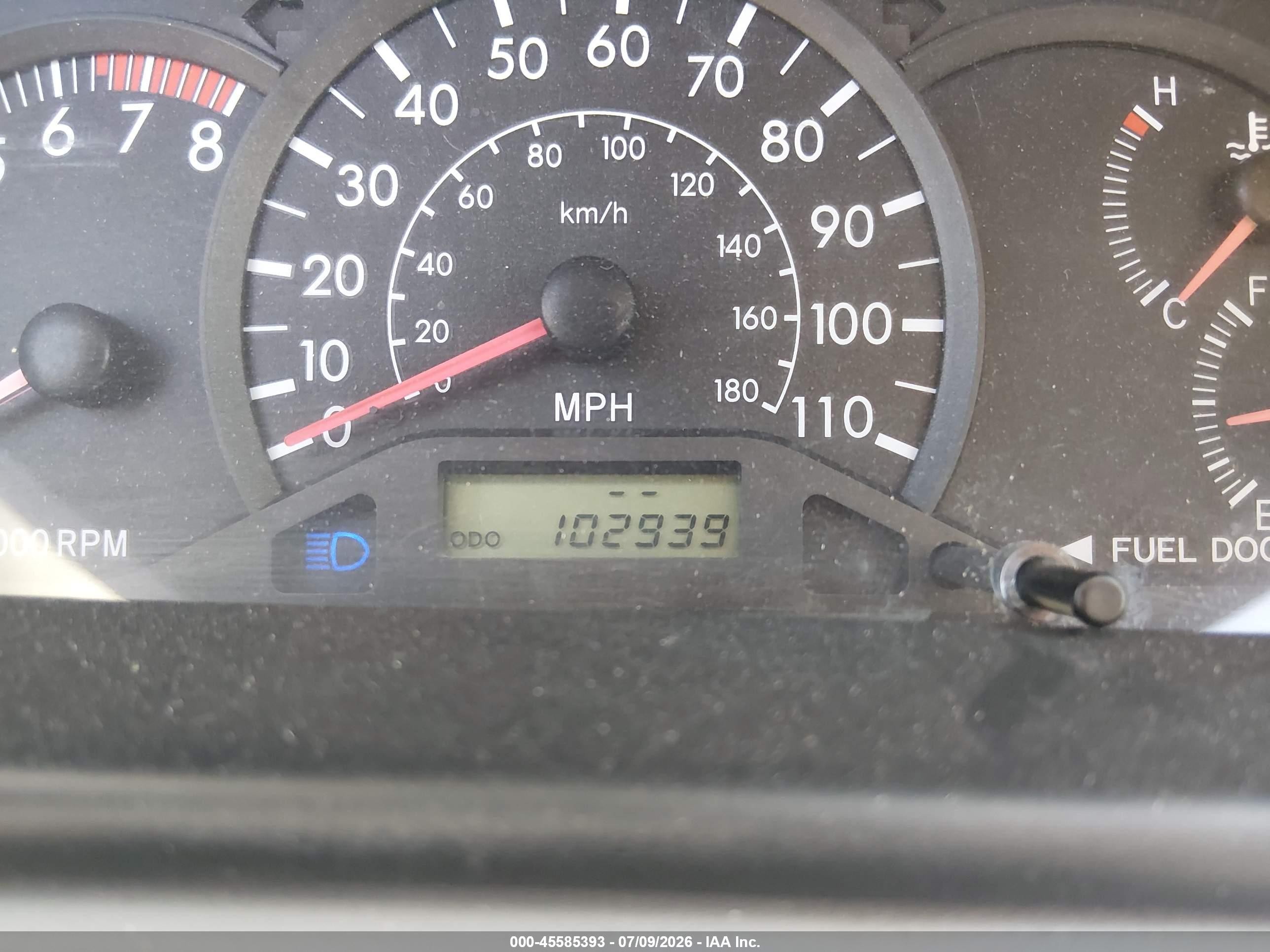 2003 Toyota Corolla Ce Silver vin: JTDBR32E332004559
