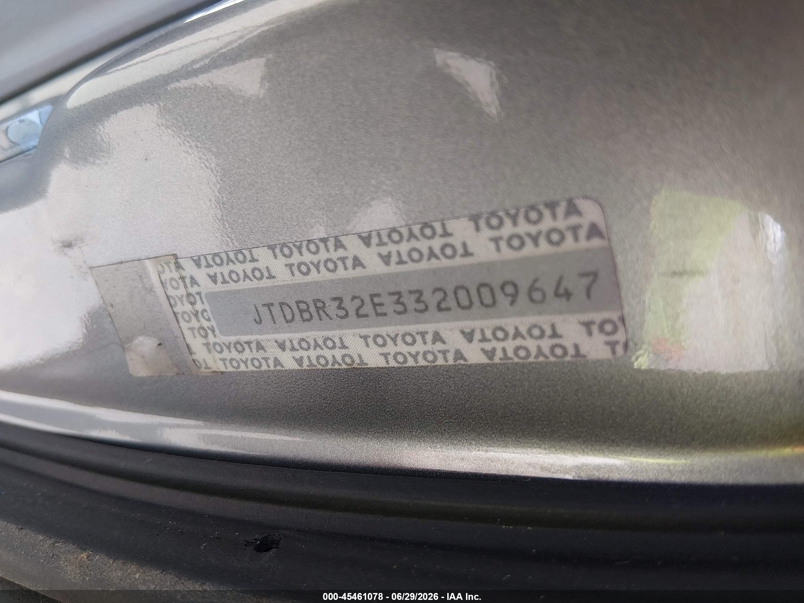 2003 Toyota Corolla Le Gray vin: JTDBR32E332009647