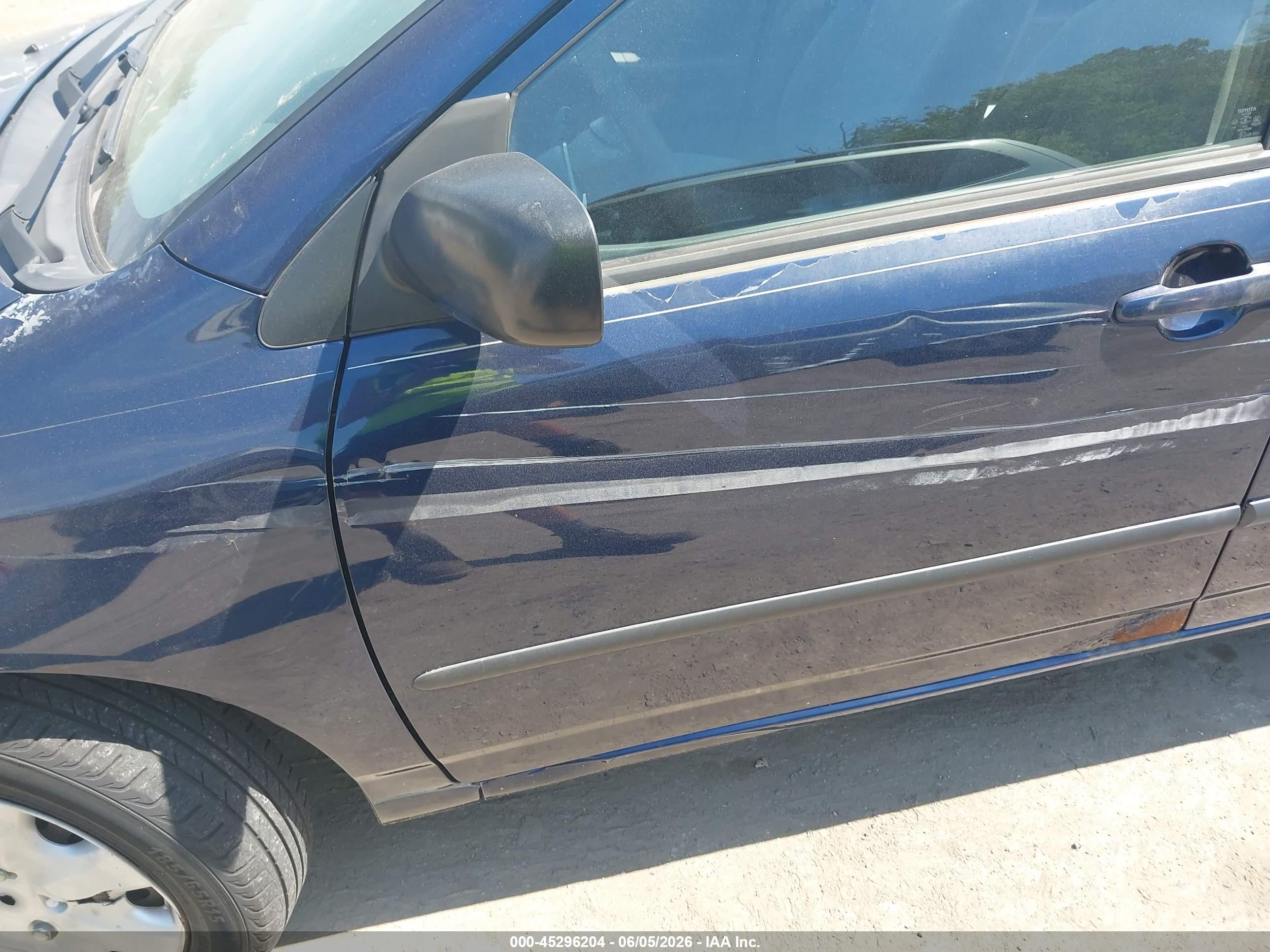 2004 Toyota Corolla Ce Синий vin: JTDBR32E340052754
