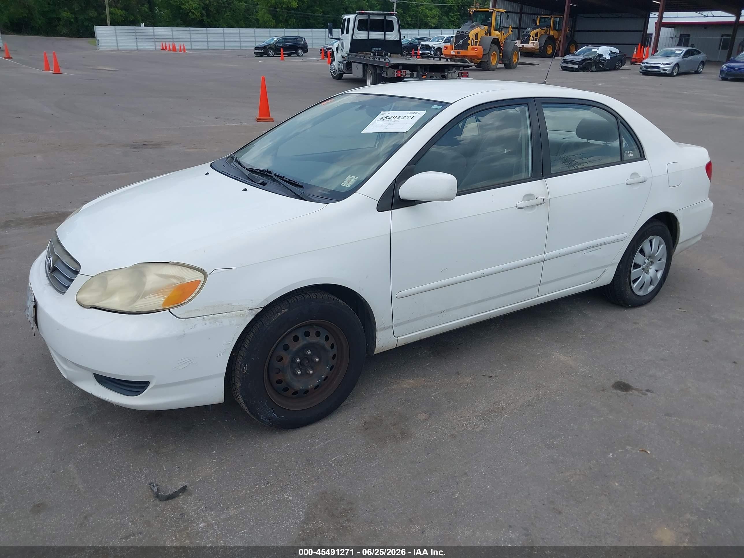 2004 Toyota Corolla Le White vin: JTDBR32E342019967