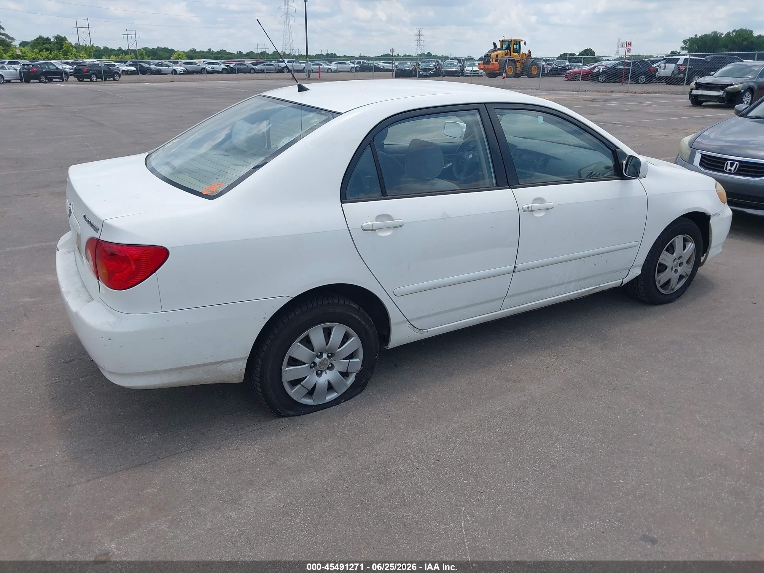 2004 Toyota Corolla Le White vin: JTDBR32E342019967