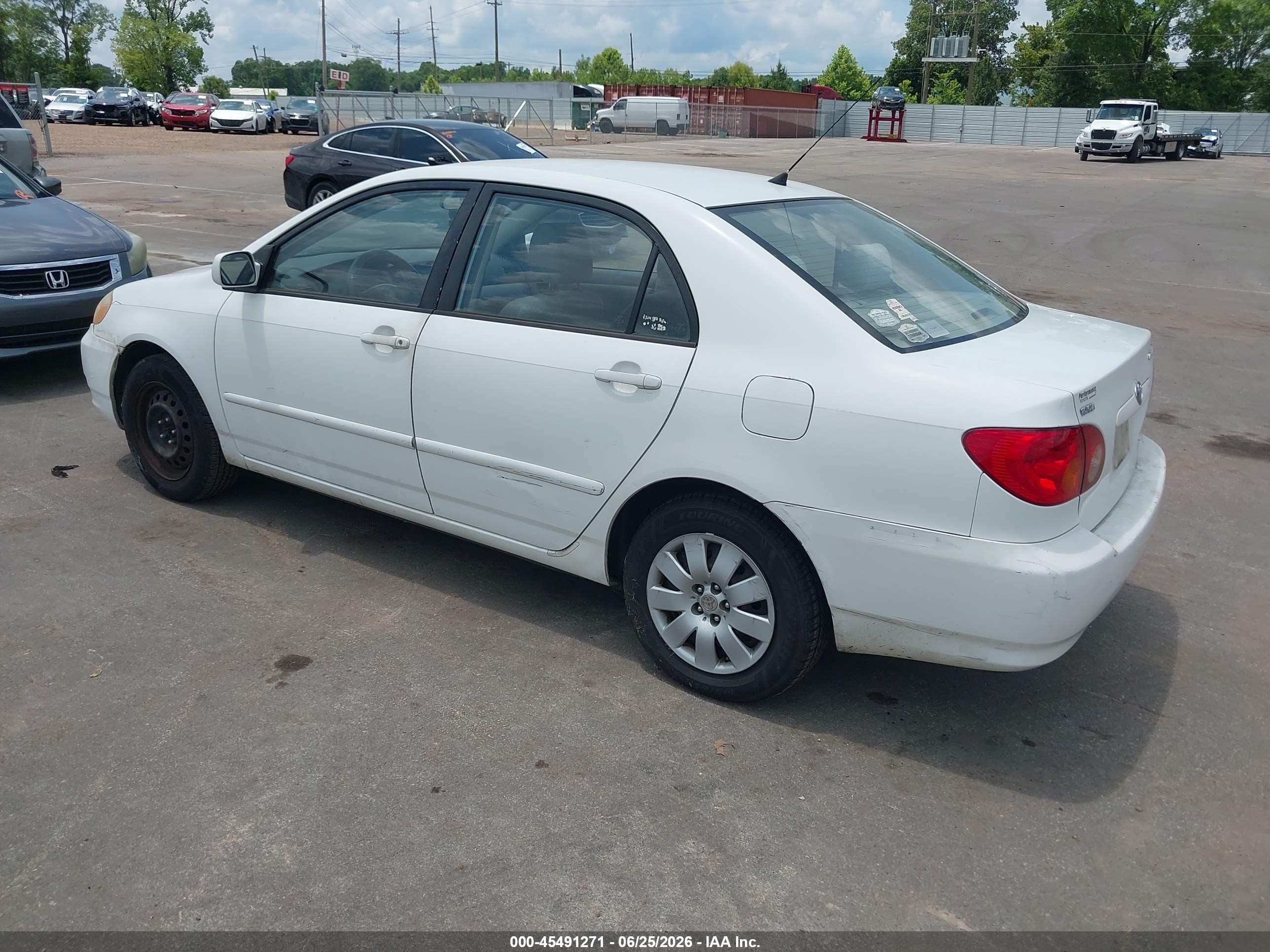 2004 Toyota Corolla Le White vin: JTDBR32E342019967