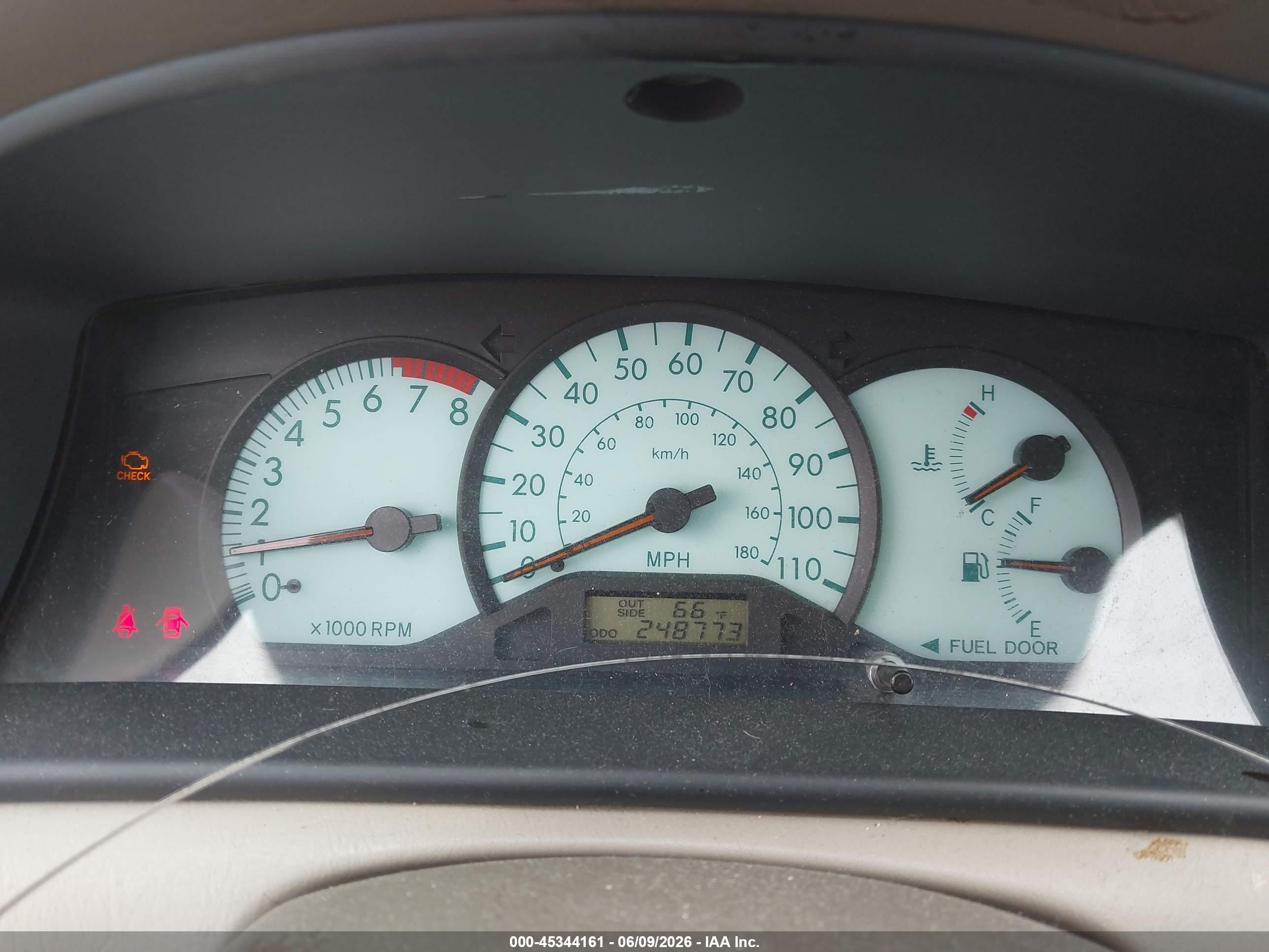 2004 Toyota Corolla Le Gray vin: JTDBR32E342029558