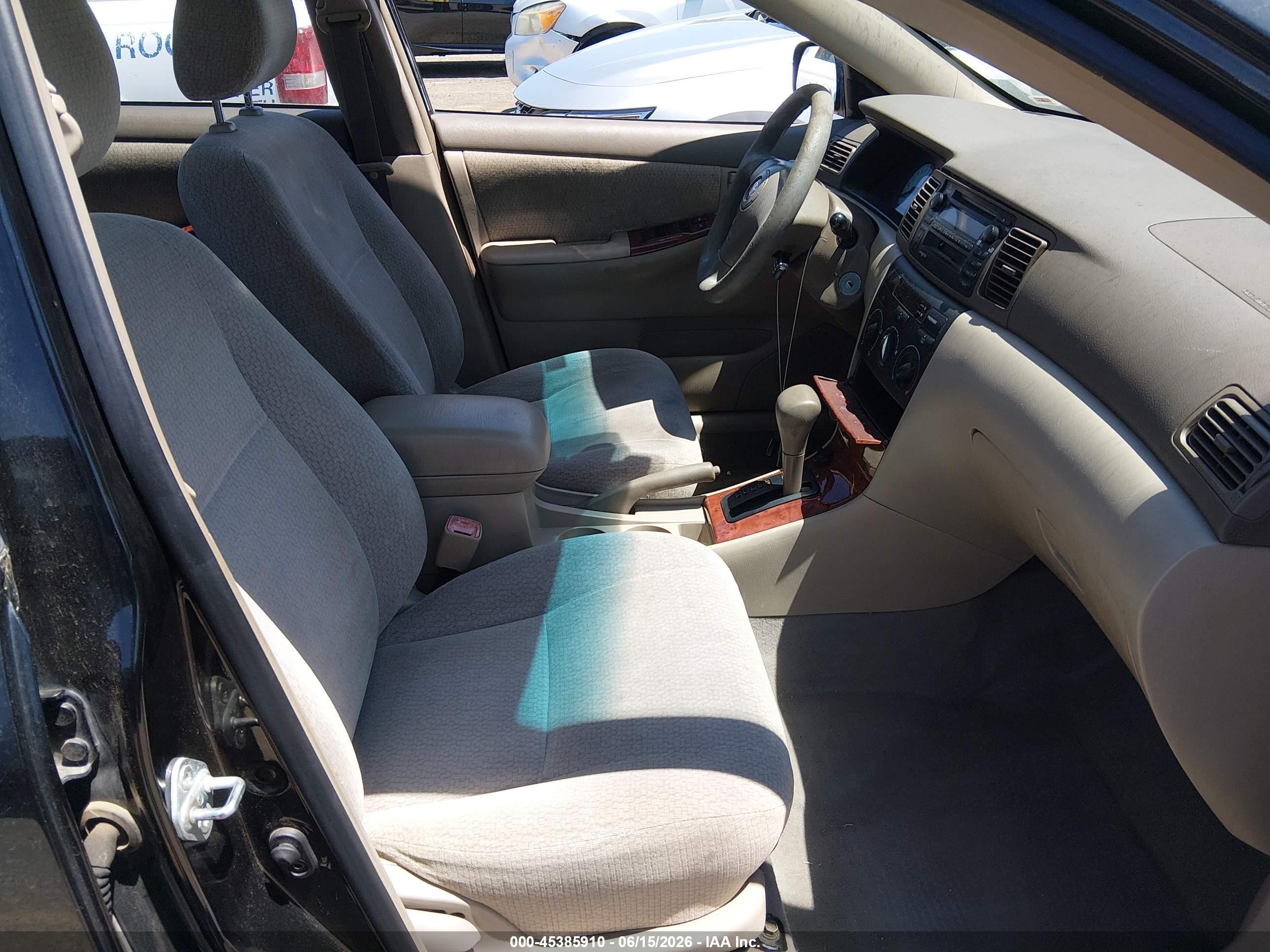 2004 Toyota Corolla Le Silver vin: JTDBR32E342030483
