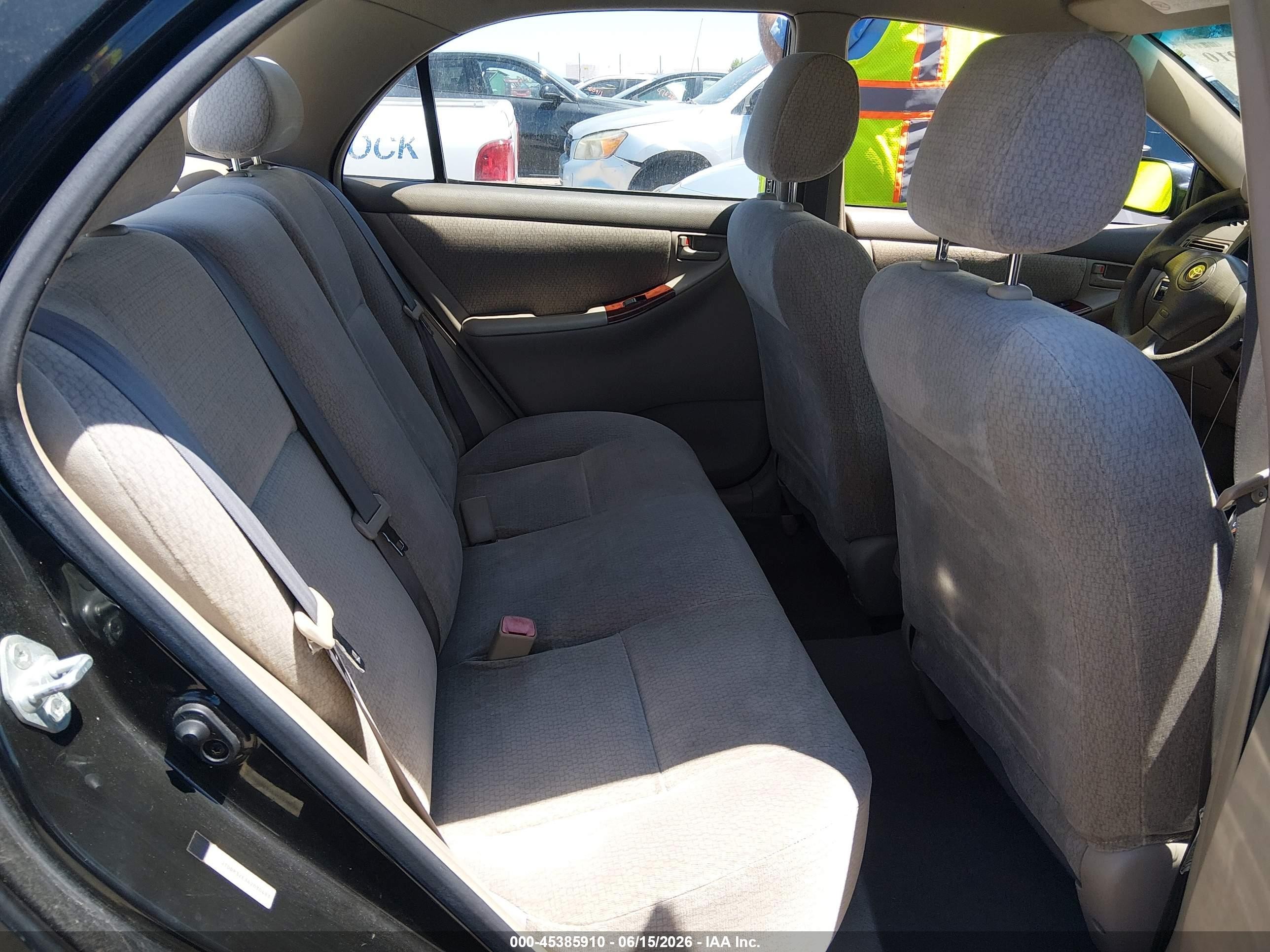 2004 Toyota Corolla Le Silver vin: JTDBR32E342030483