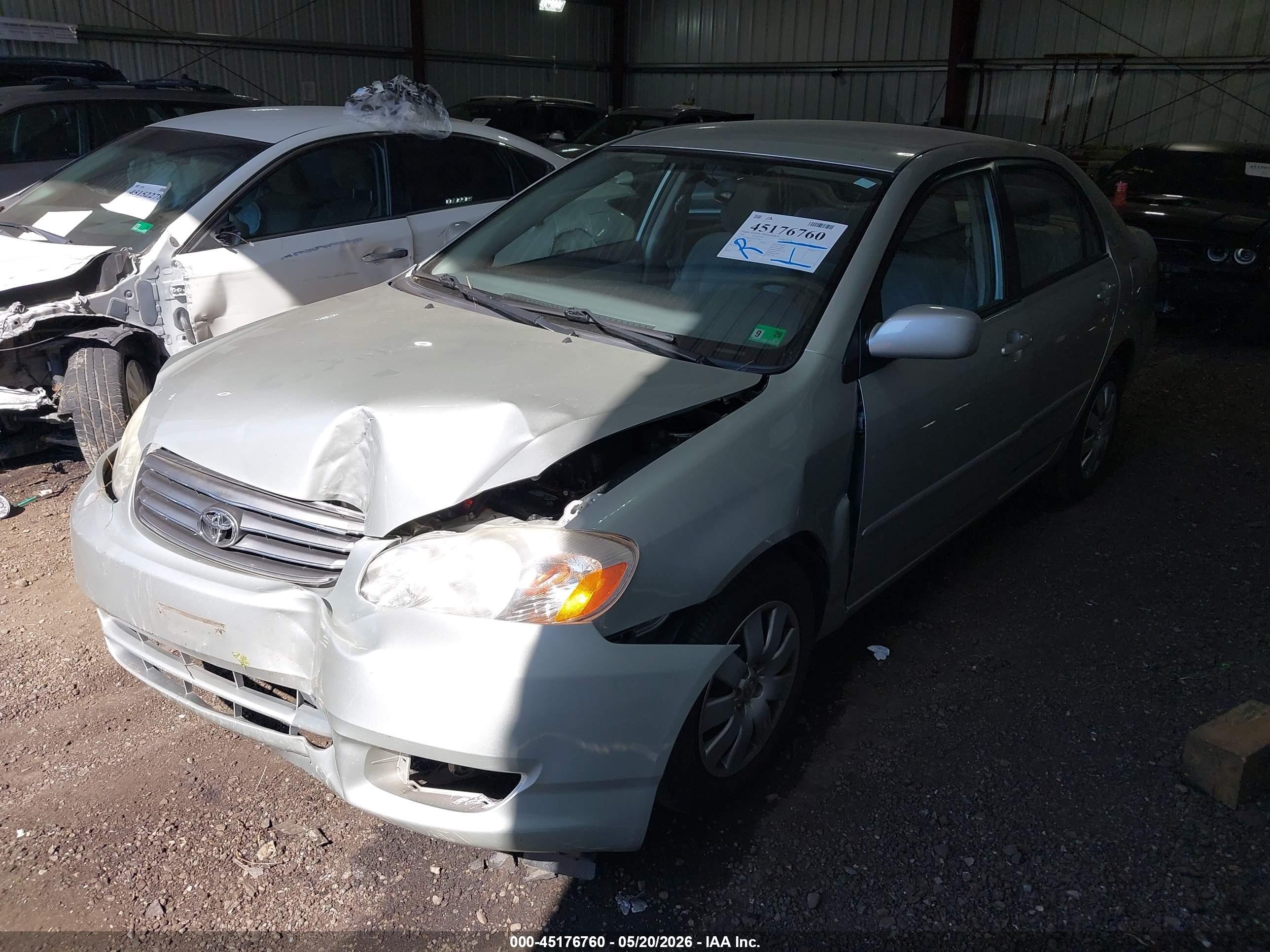 2004 Toyota Corolla Le Gray vin: JTDBR32E342035389