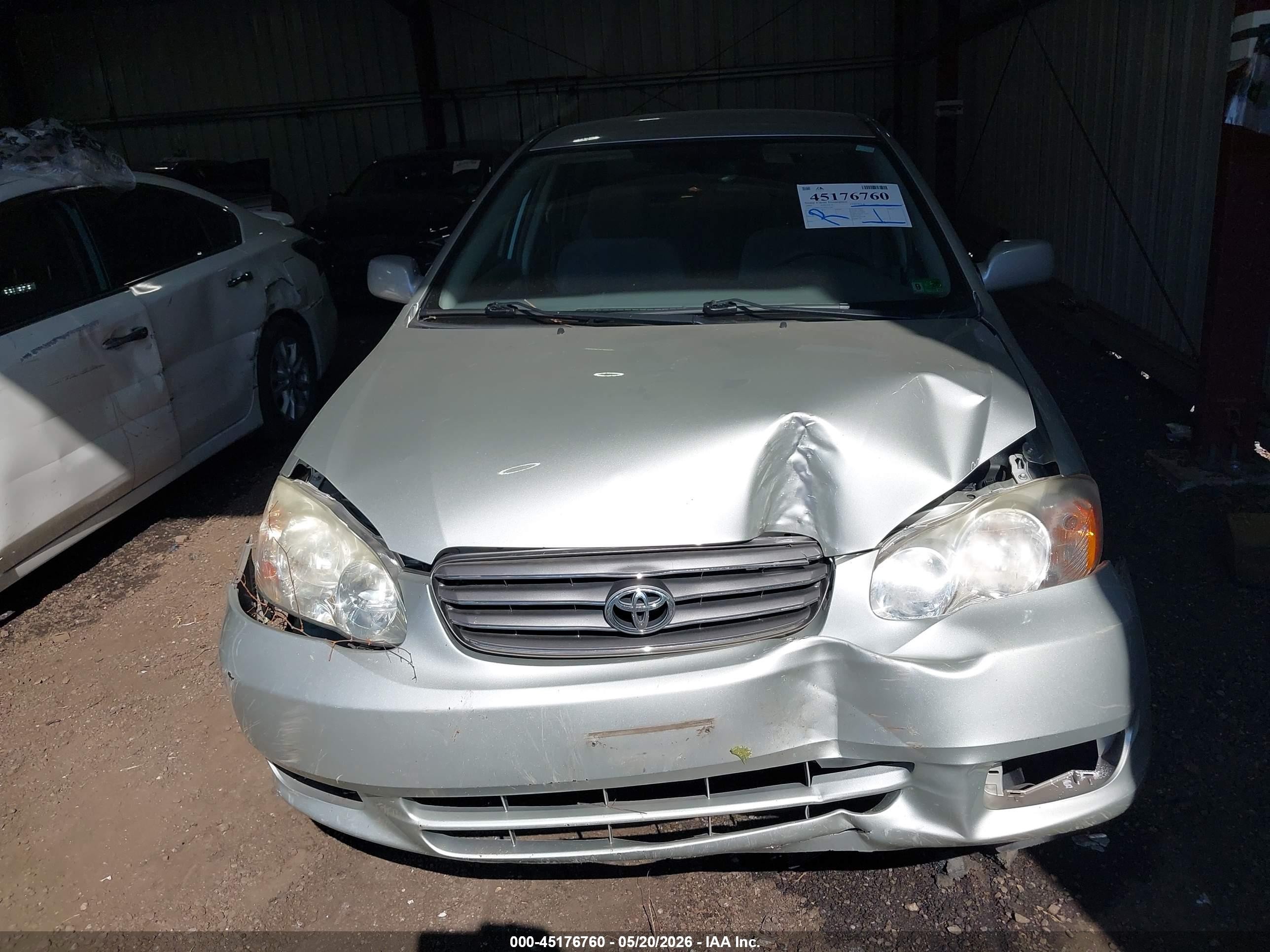 2004 Toyota Corolla Le Gray vin: JTDBR32E342035389