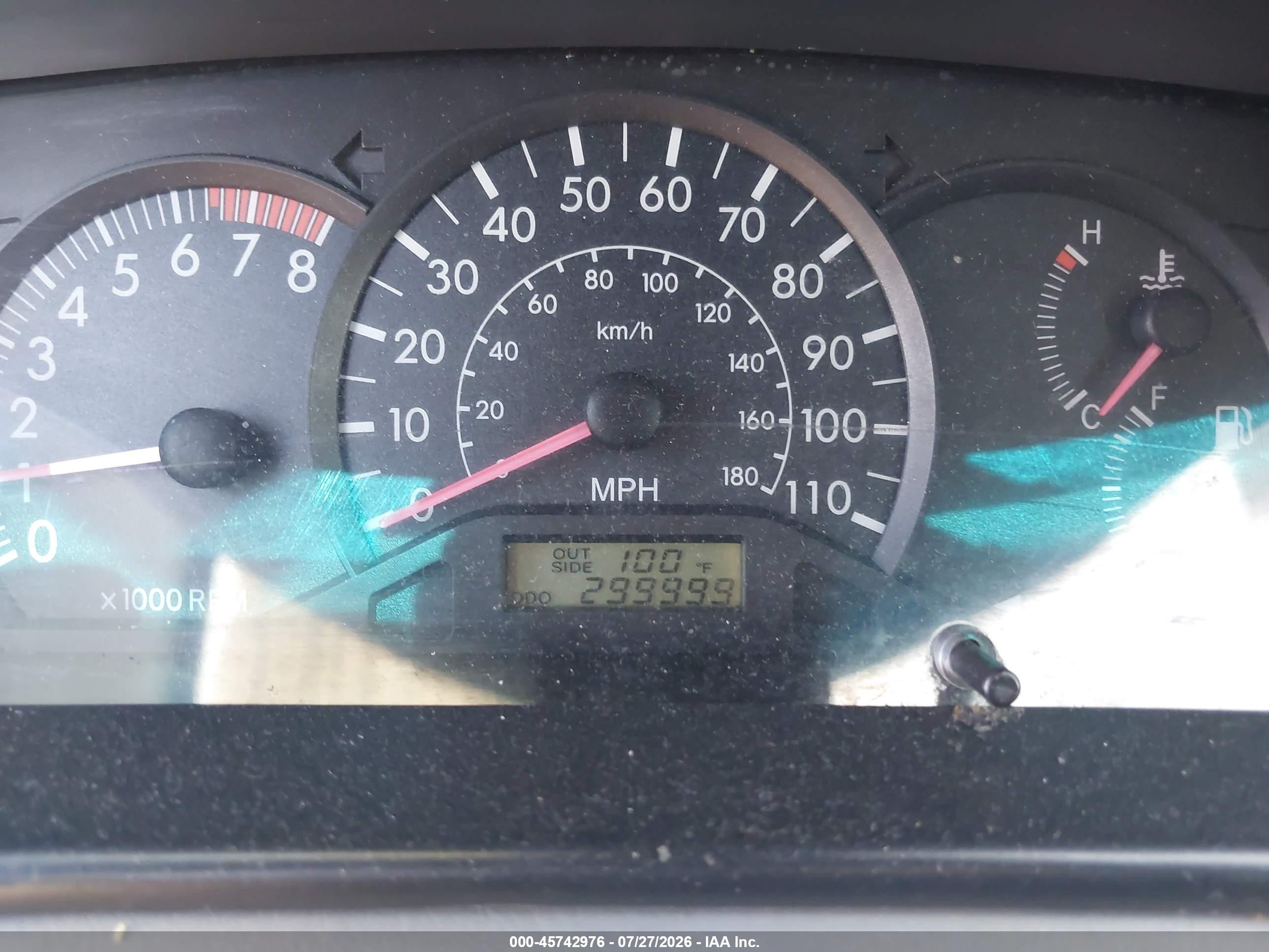 2005 Toyota Corolla Ce Red vin: JTDBR32E350053498