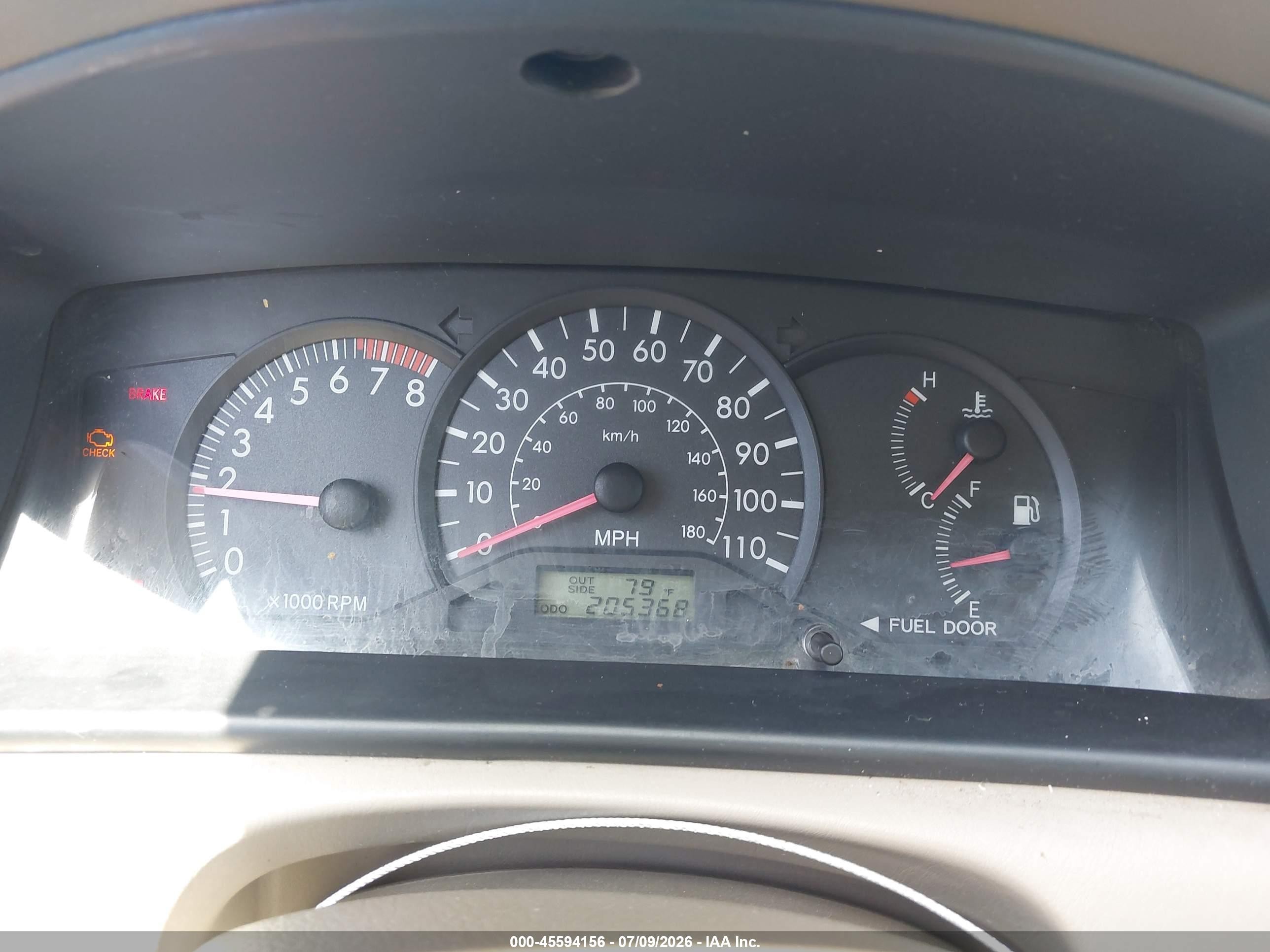 2005 Toyota Corolla Ce White vin: JTDBR32E350055350