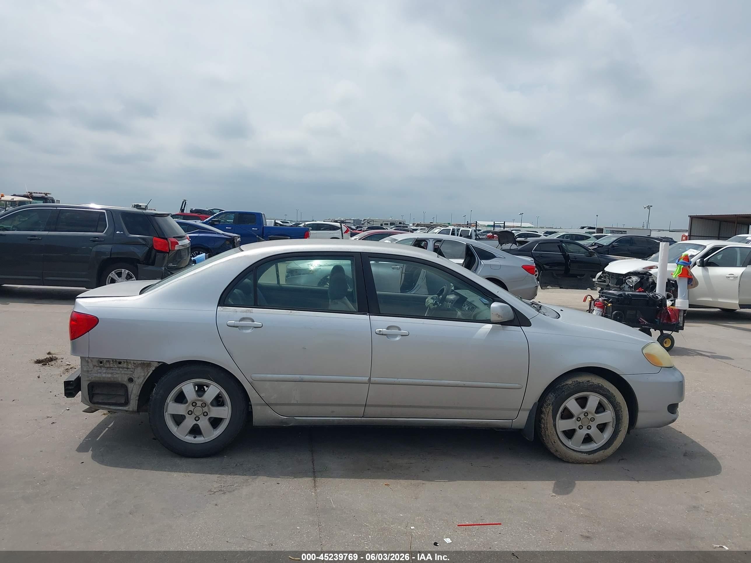 2005 Toyota Corolla Le Серебряный vin: JTDBR32E352061783