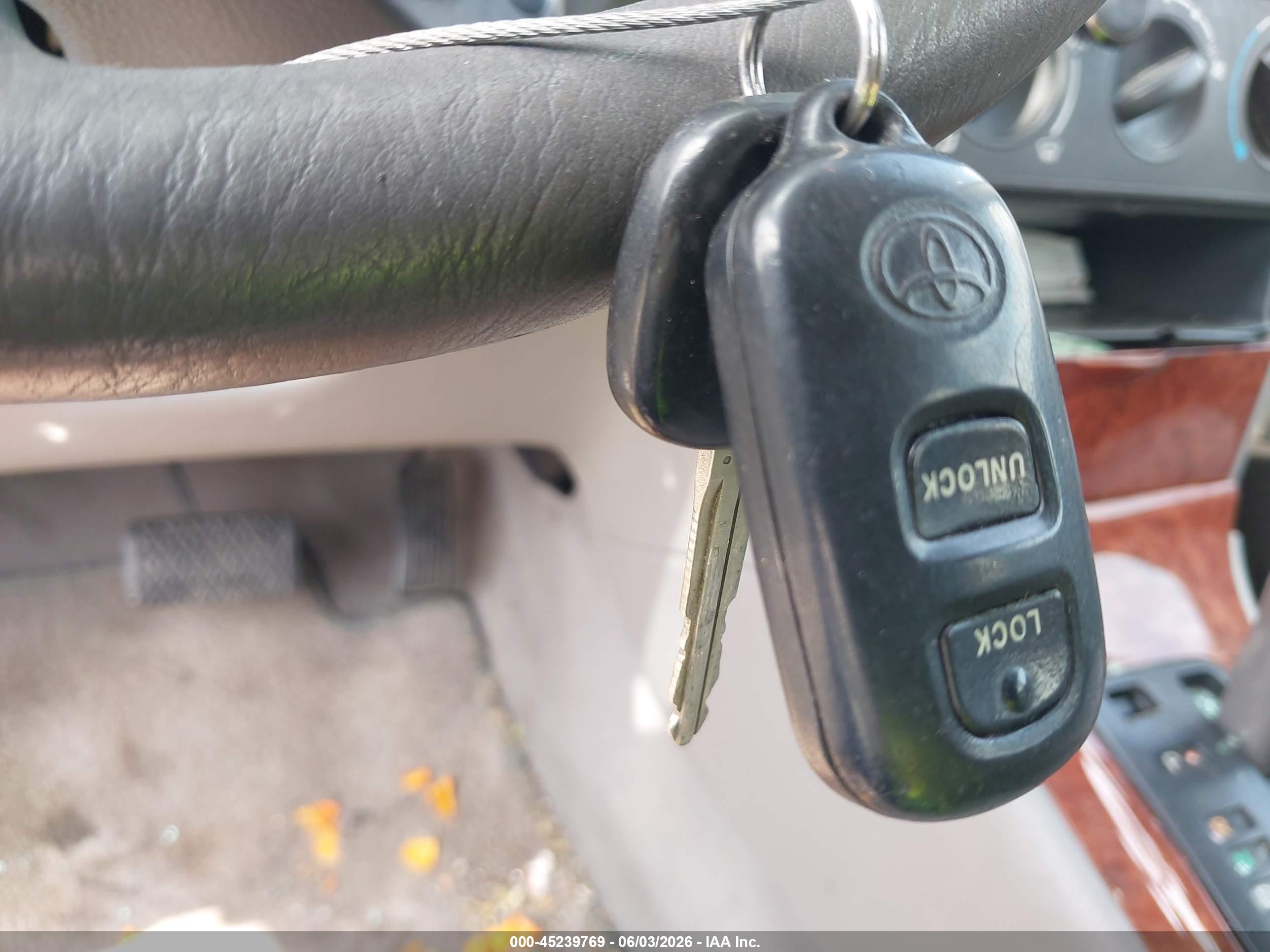 2005 Toyota Corolla Le Серебряный vin: JTDBR32E352061783