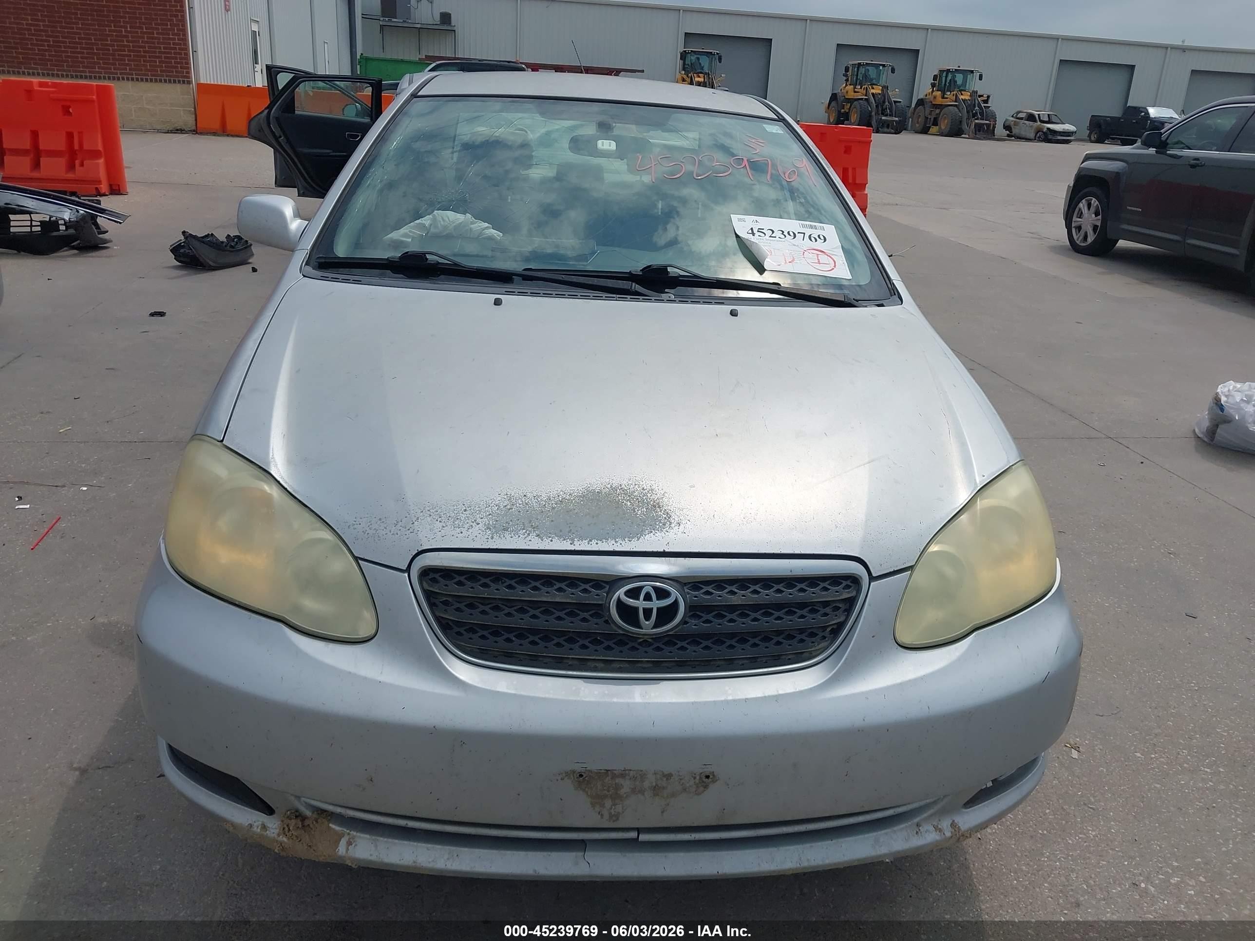 2005 Toyota Corolla Le Серебряный vin: JTDBR32E352061783