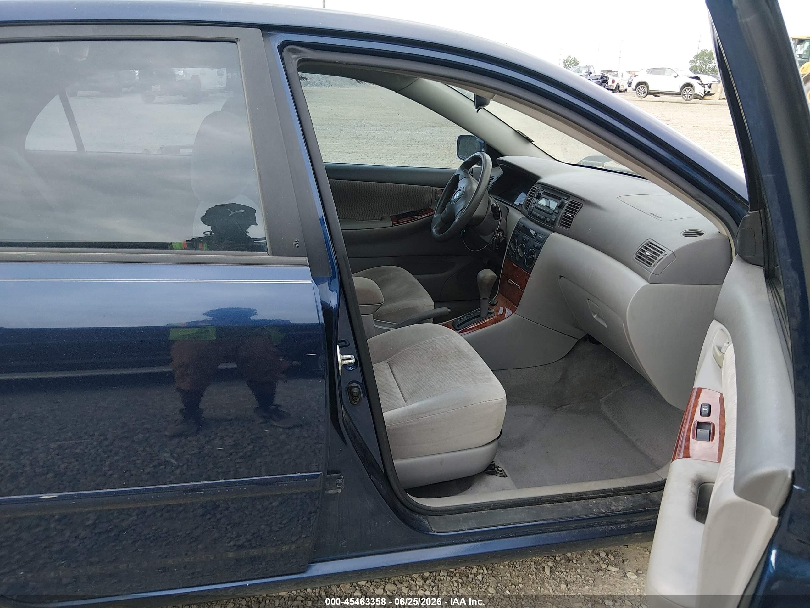 2005 Toyota Corolla Le Dark Blue vin: JTDBR32E352063937