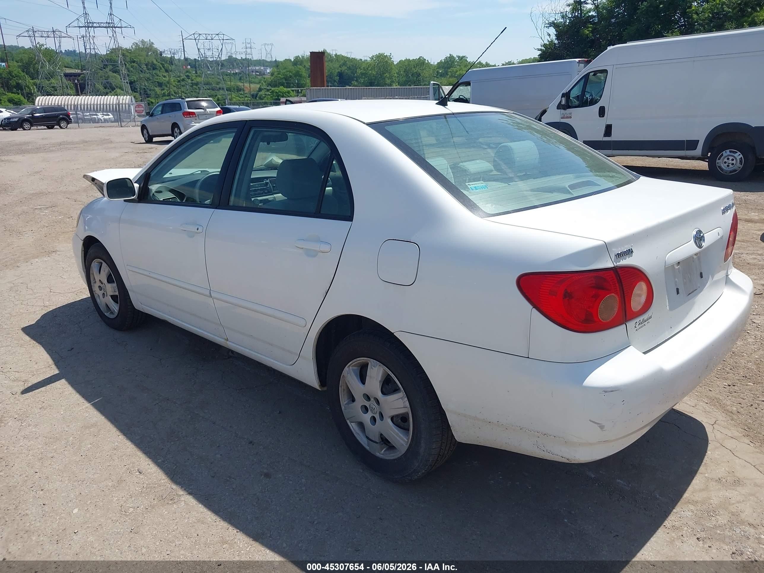 2007 Toyota Corolla Le White vin: JTDBR32E370133337