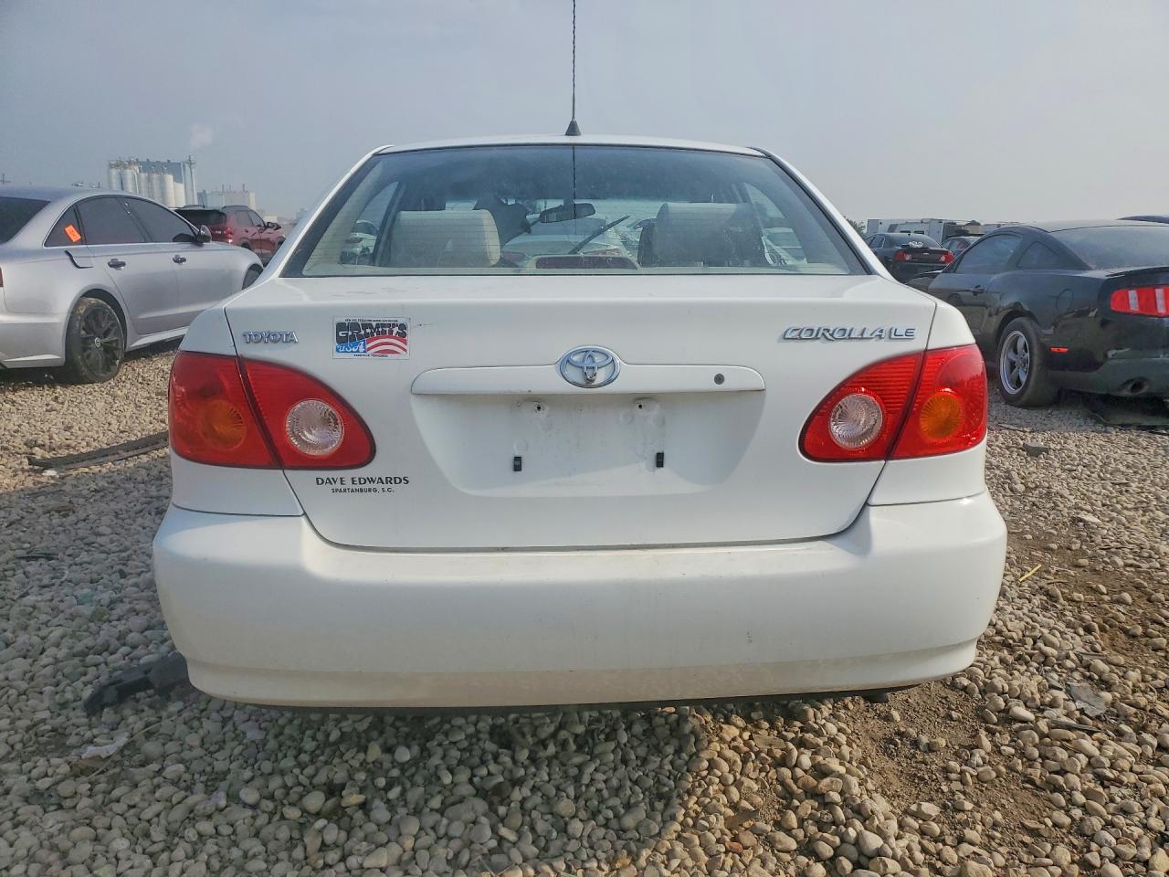 2003 Toyota Corolla Le White vin: JTDBR32E430024458