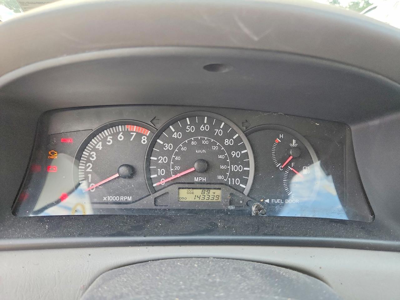 2003 Toyota Corolla Ce Silver vin: JTDBR32E432000116