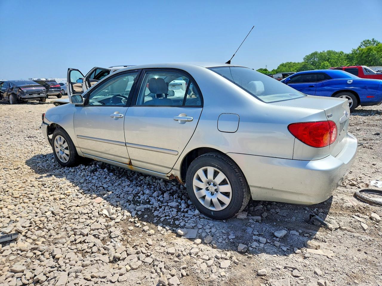 2003 Toyota Corolla Le Silver vin: JTDBR32E432009821