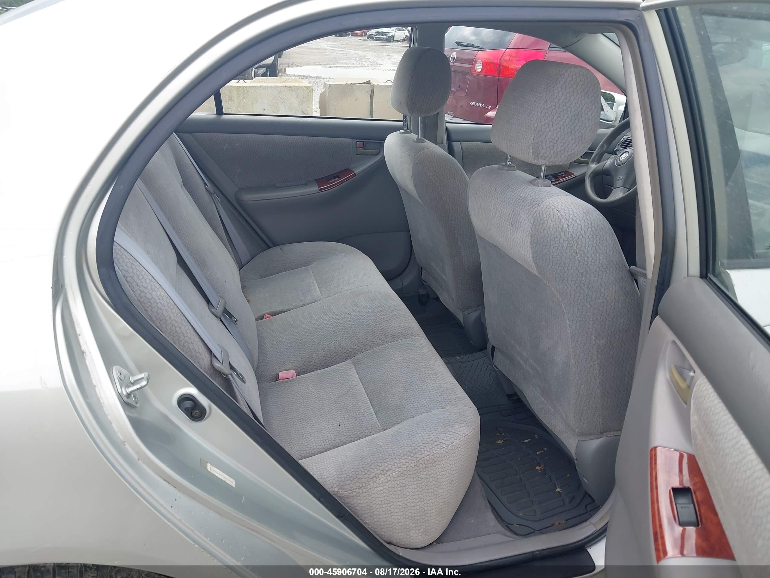 2004 Toyota Corolla Le Gray vin: JTDBR32E442034008