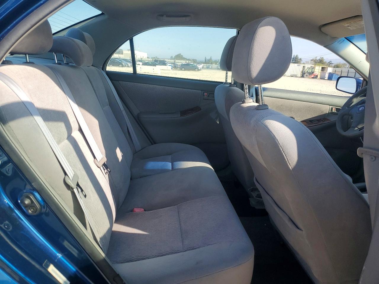 2005 Toyota Corolla Le Blue vin: JTDBR32E452061307