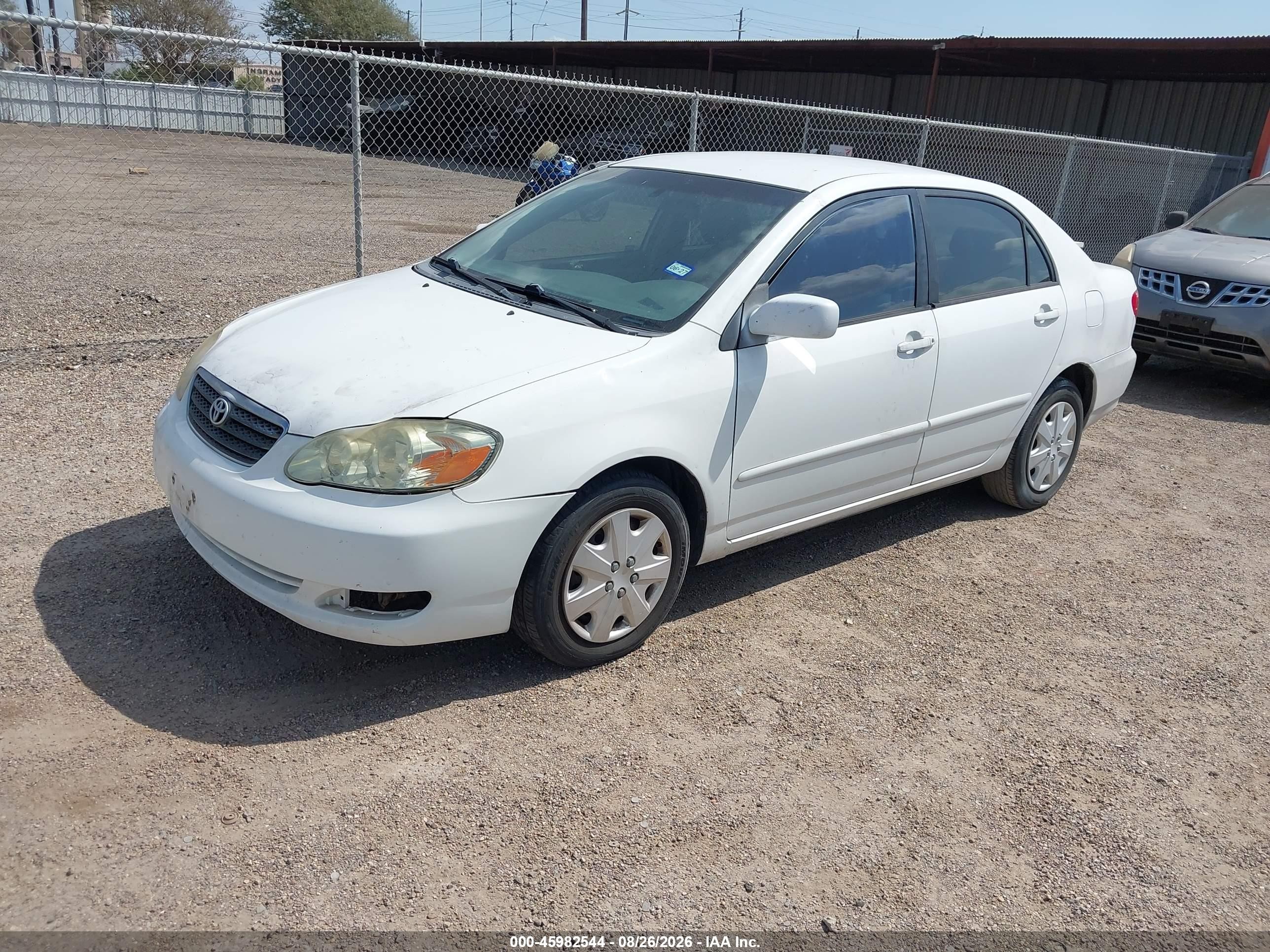 2005 Toyota Corolla Le White vin: JTDBR32E452067267