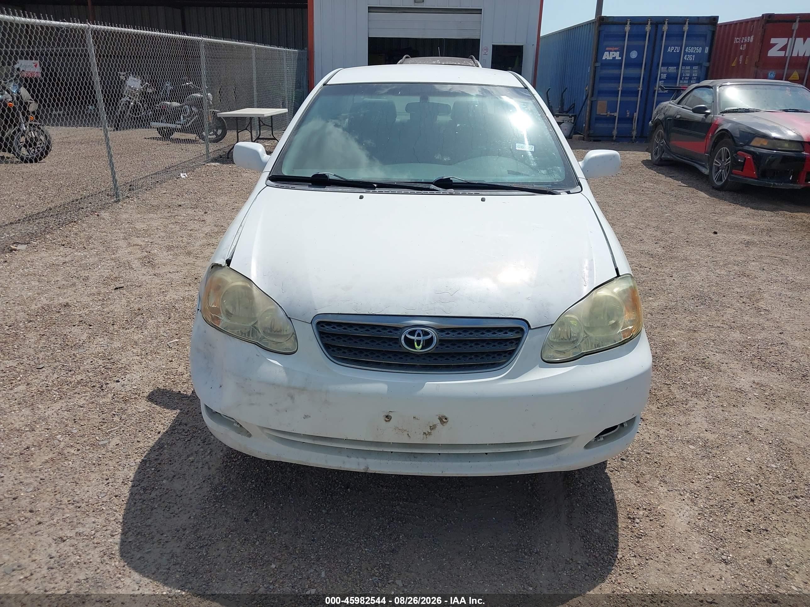 2005 Toyota Corolla Le White vin: JTDBR32E452067267