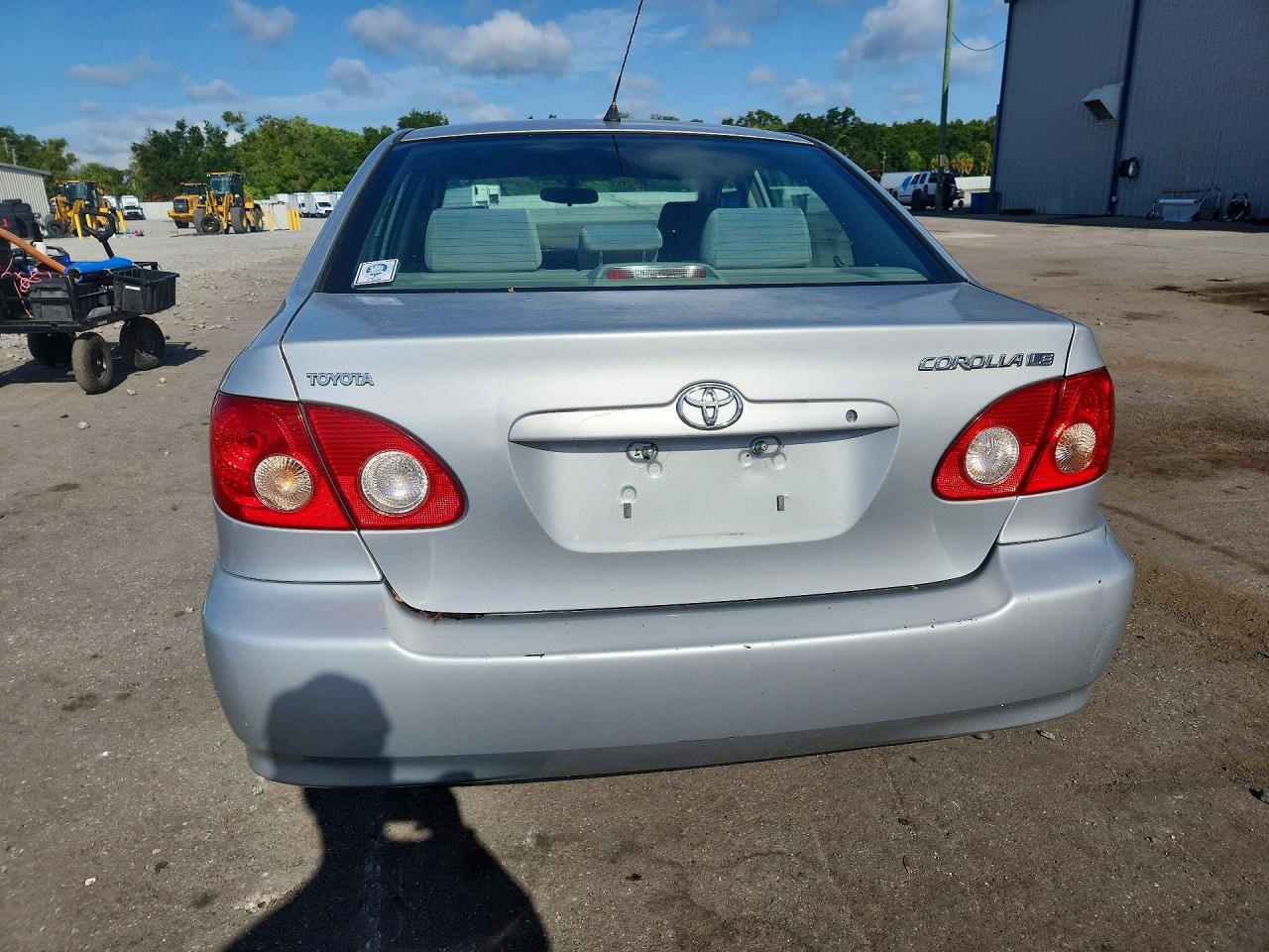2005 Toyota Corolla Le Silver vin: JTDBR32E452067706