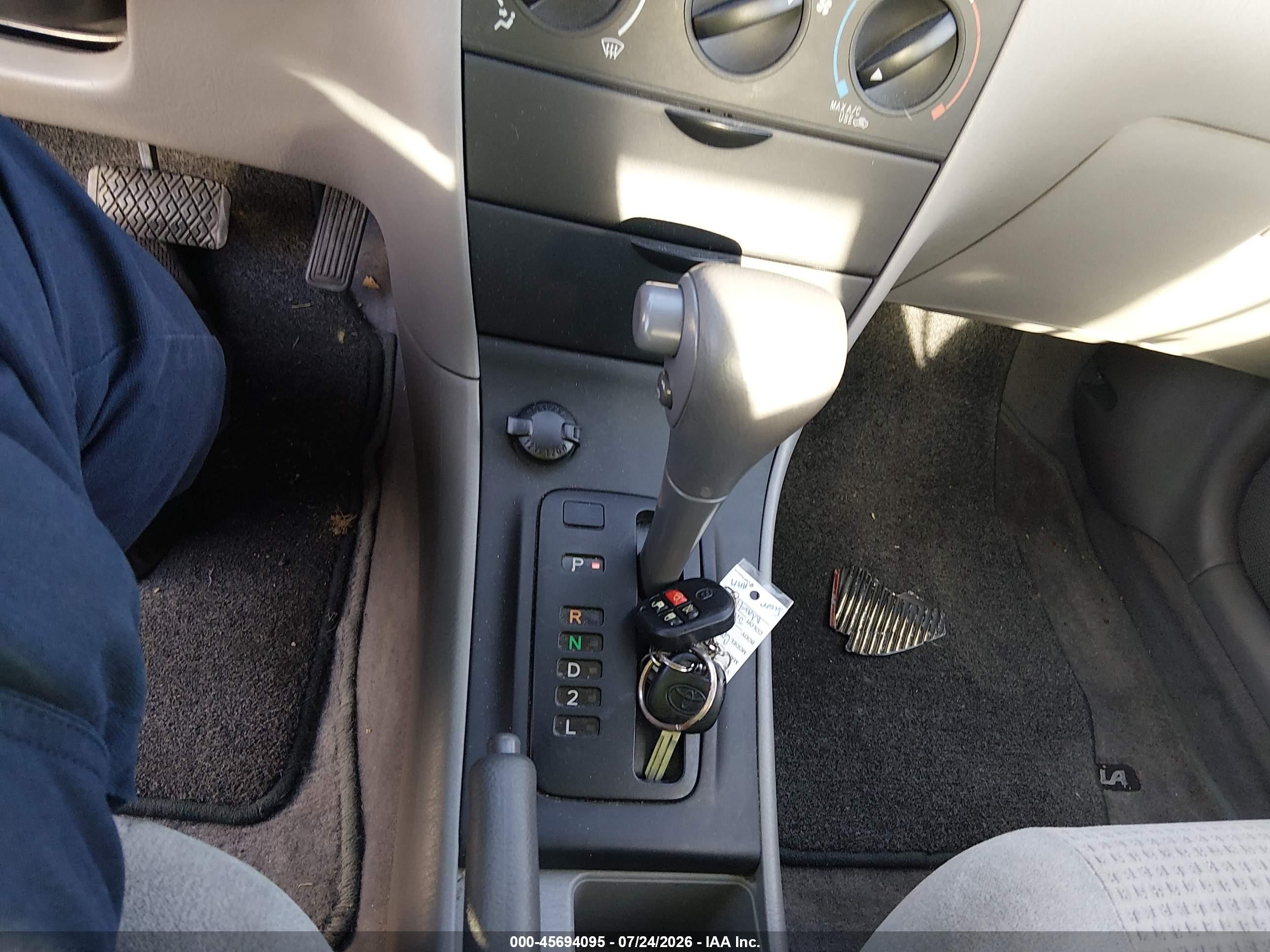 2007 Toyota Corolla Ce Silver vin: JTDBR32E470106860