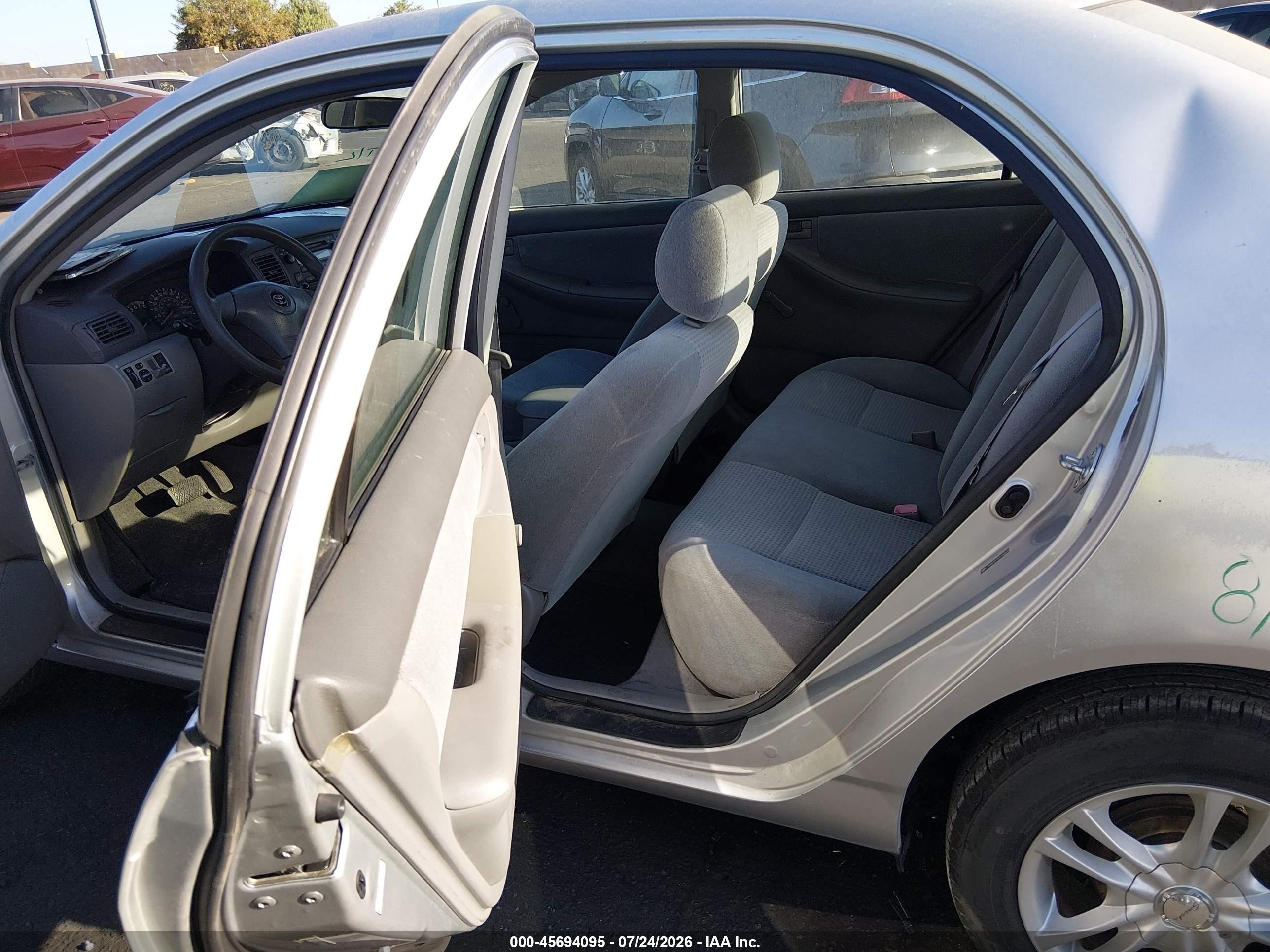 2007 Toyota Corolla Ce Silver vin: JTDBR32E470106860