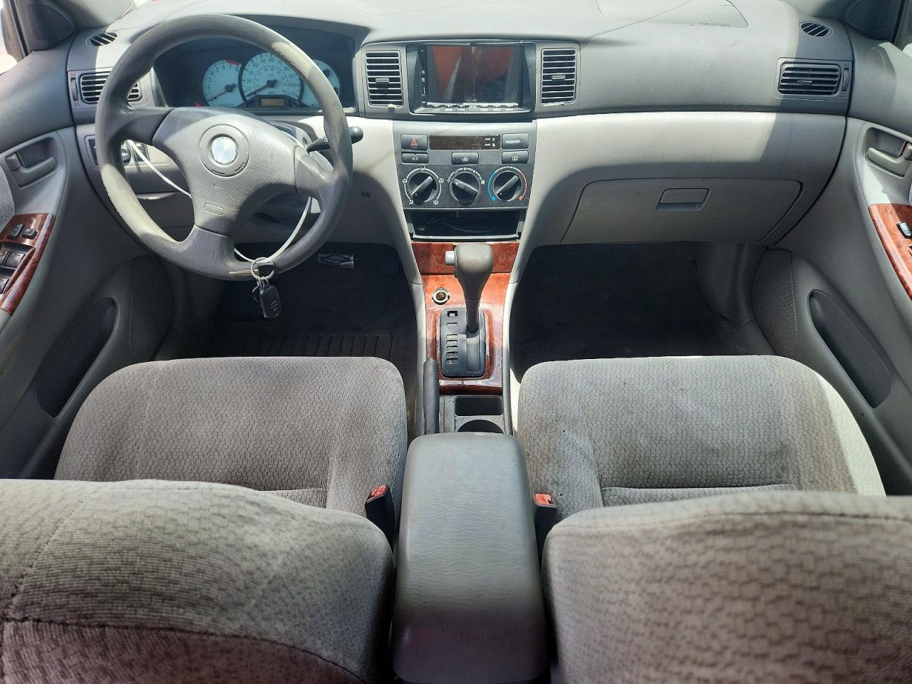 2003 Toyota Corolla Le Silver vin: JTDBR32E530014117