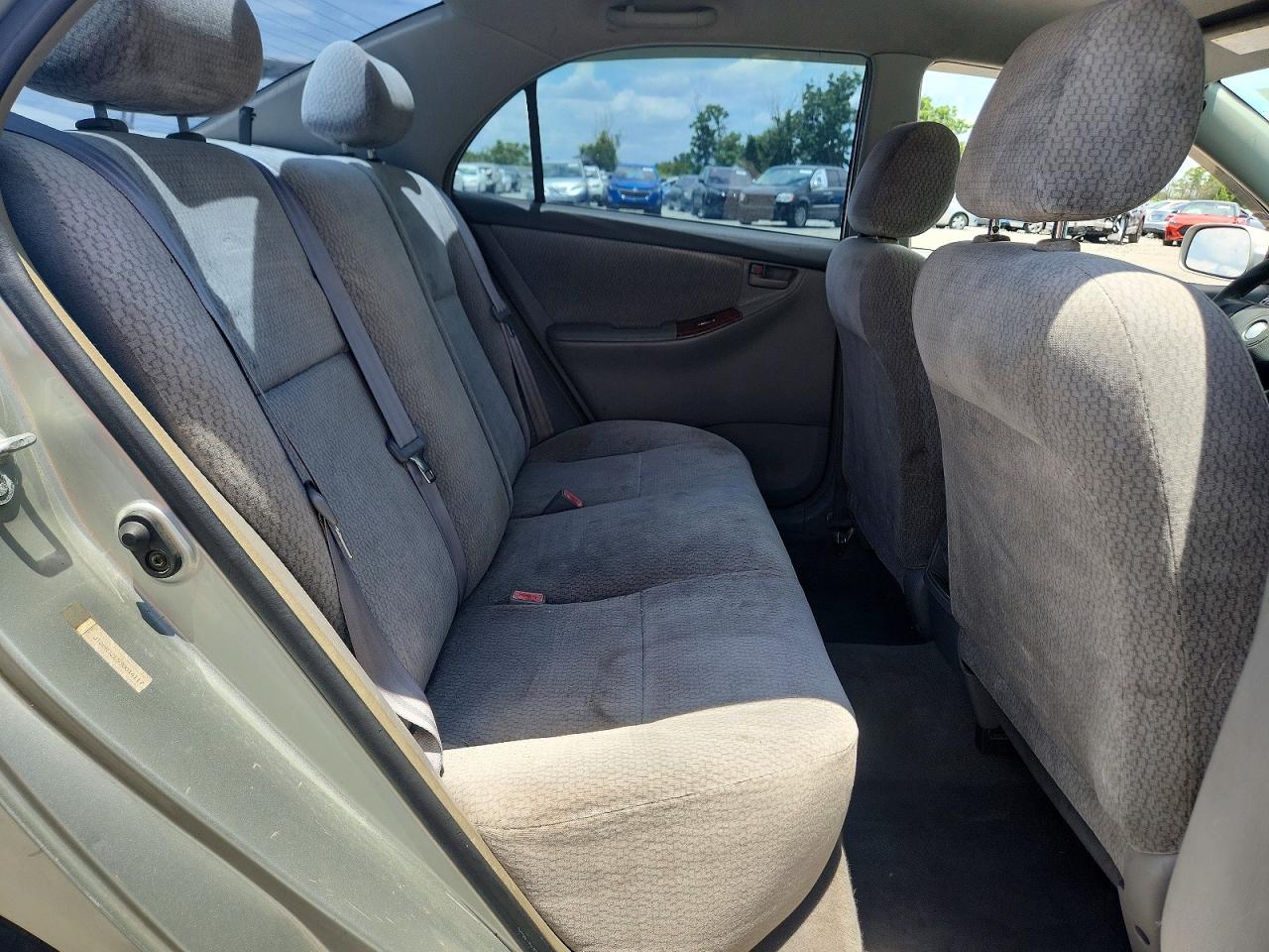 2003 Toyota Corolla Le Silver vin: JTDBR32E530014117