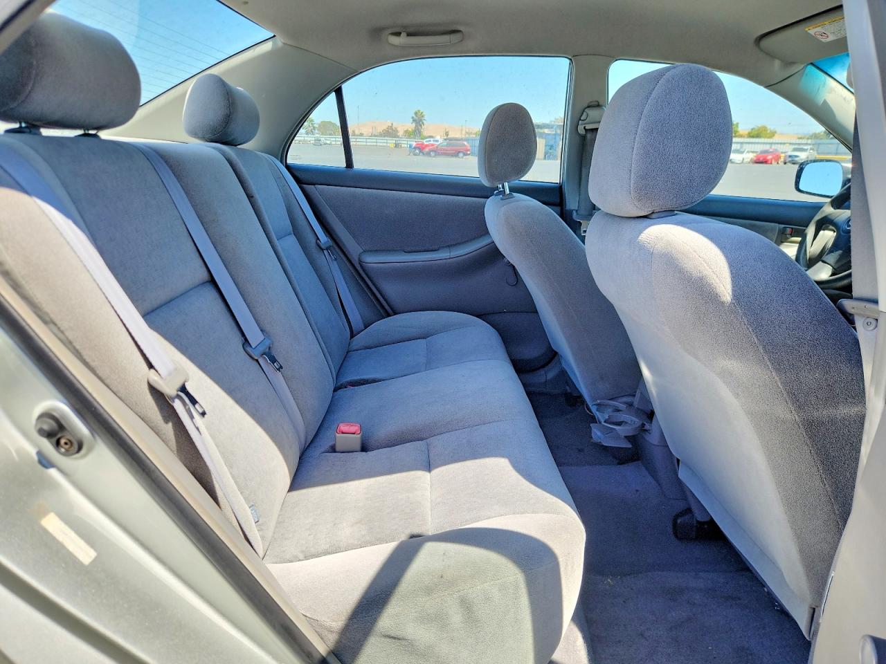 2004 Toyota Corolla Ce Silver vin: JTDBR32E542047320