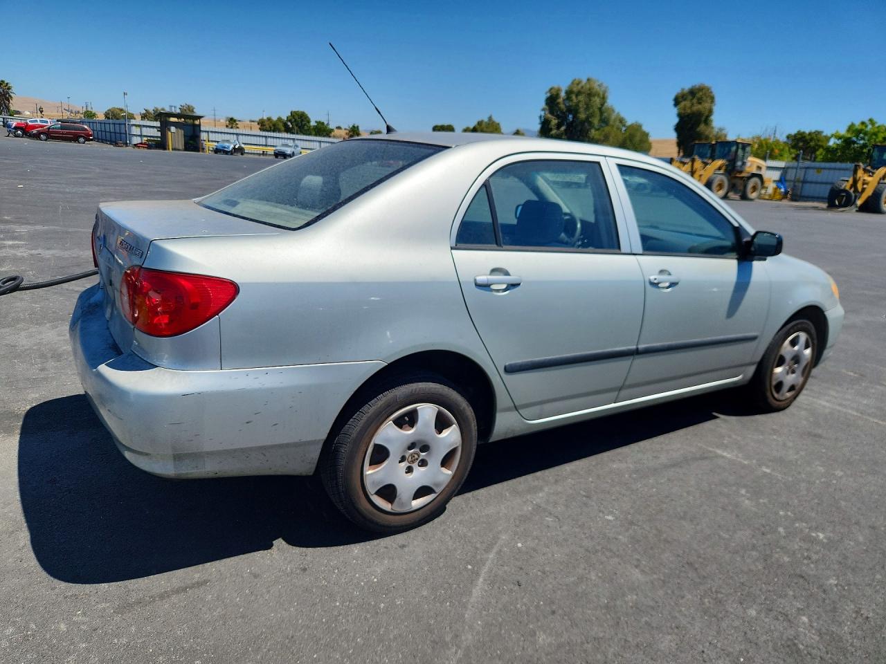 2004 Toyota Corolla Ce Silver vin: JTDBR32E542047320