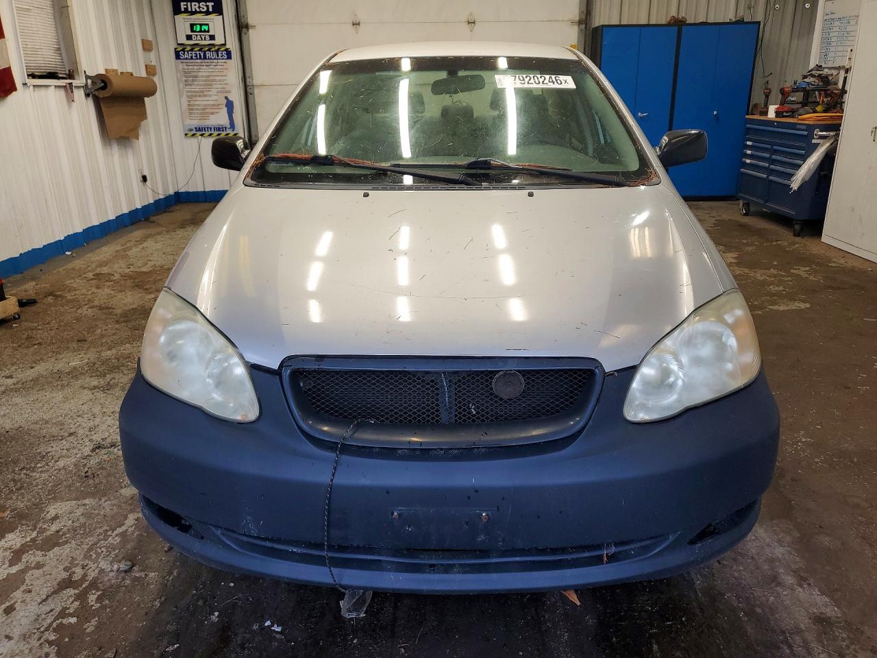 2005 Toyota Corolla Ce Silver vin: JTDBR32E552051563