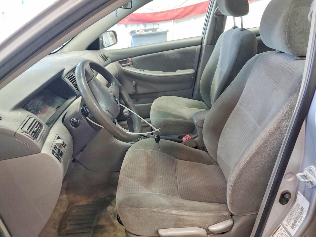 2005 Toyota Corolla Ce Silver vin: JTDBR32E552051563