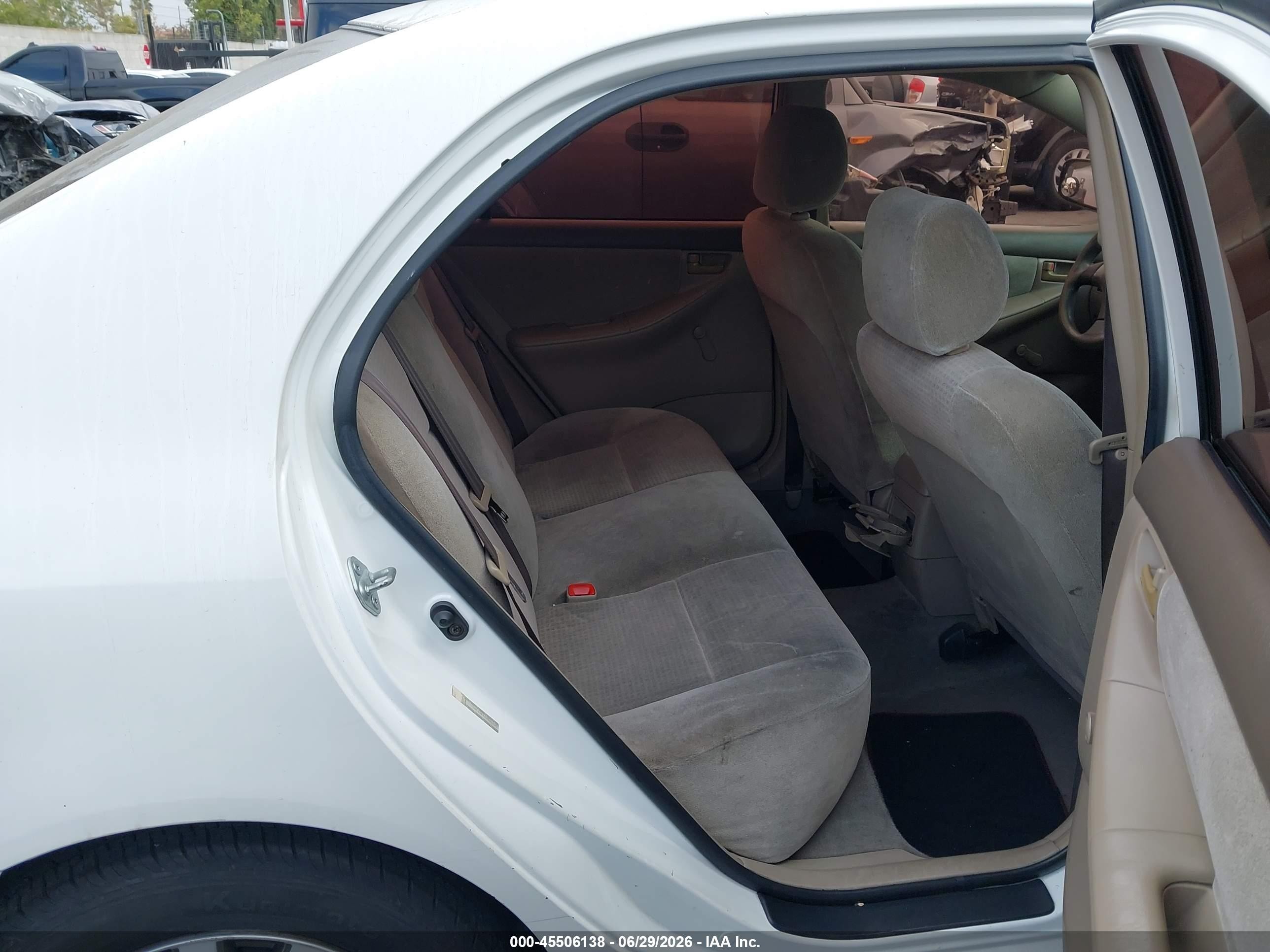 2005 Toyota Corolla Ce White vin: JTDBR32E552051630
