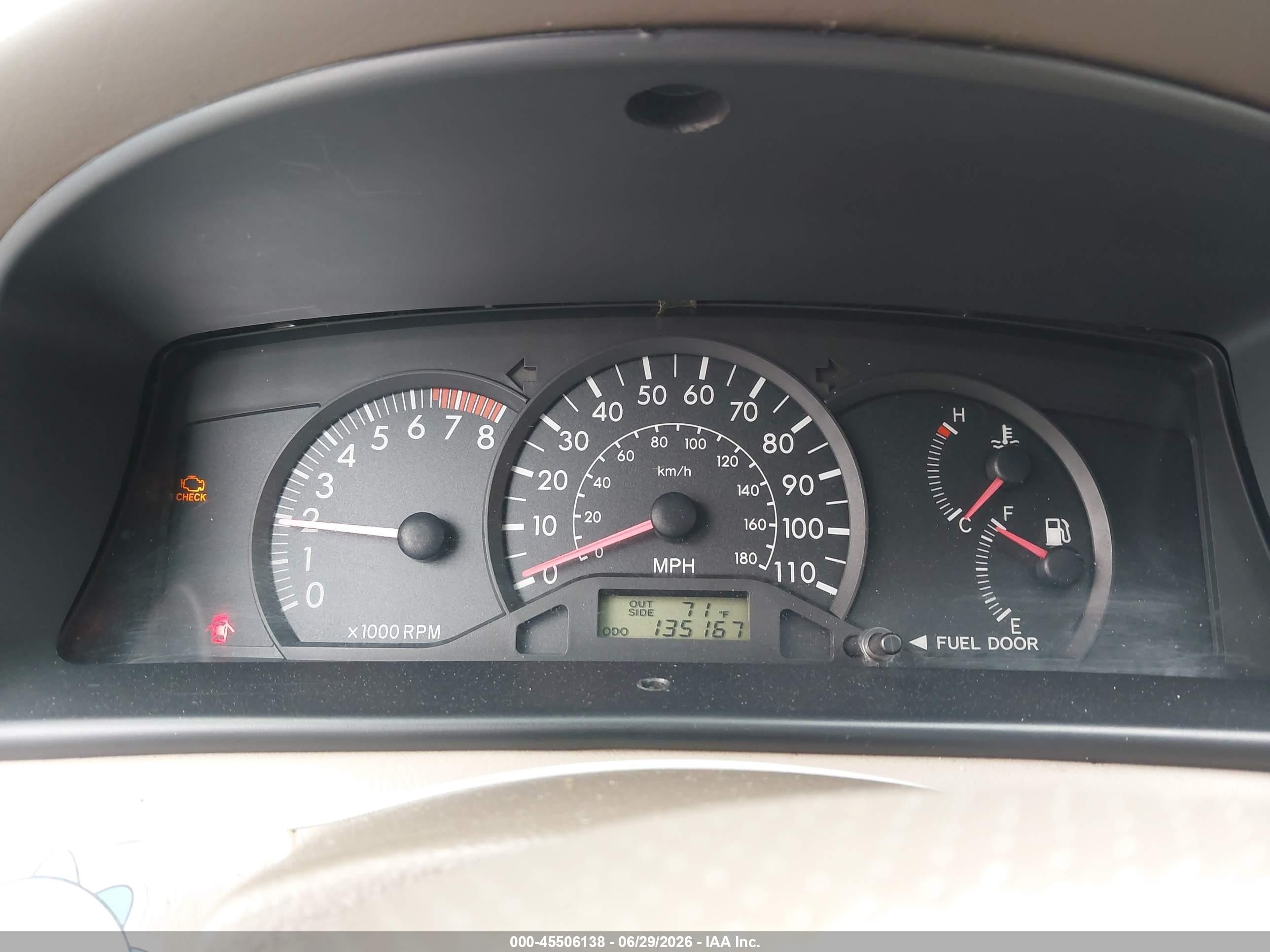 2005 Toyota Corolla Ce White vin: JTDBR32E552051630