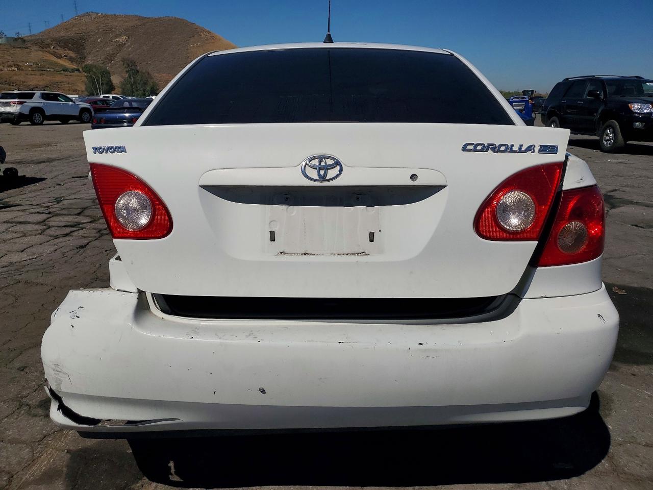 2005 Toyota Corolla Ce White vin: JTDBR32E552053944